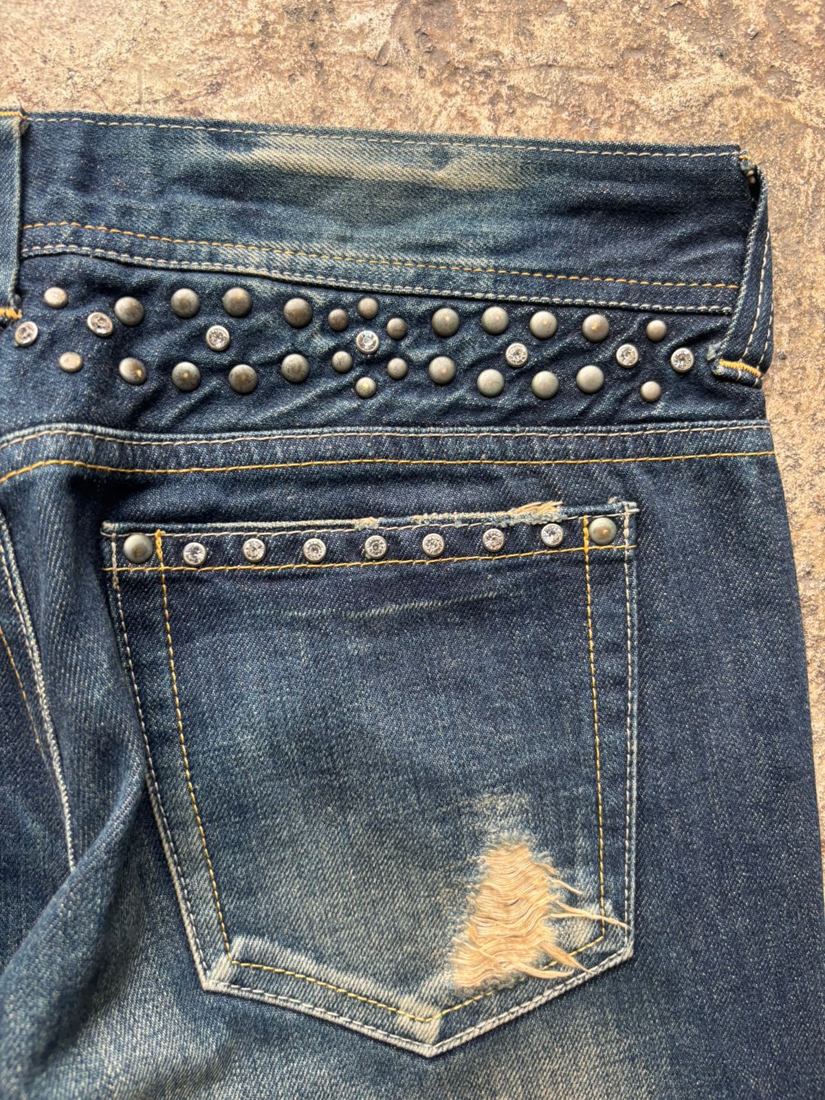 Japanese Brand 2000s Varosh Japan Swarovski Studded Flared Jeans Size US 30 / EU 46 - 3 Thumbnail