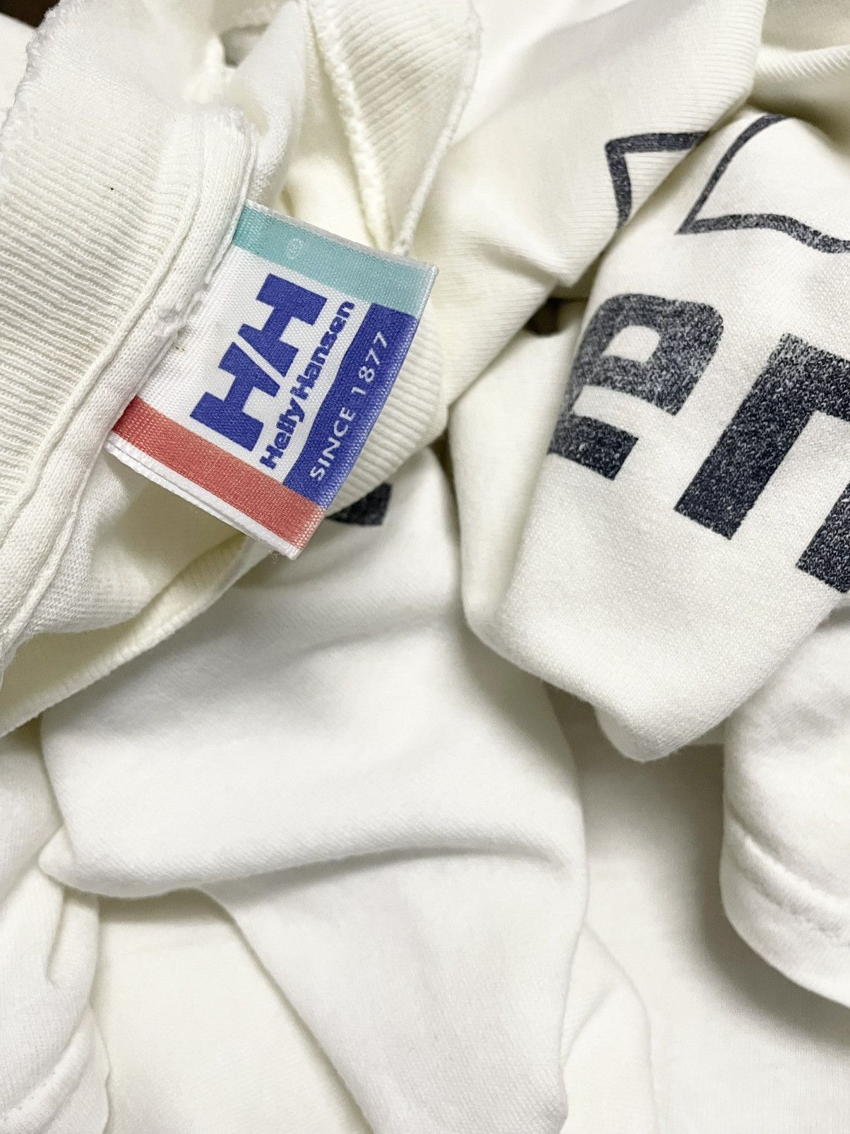 Helly Hansen Vintage 1990s Original Helly Hansen Country Flag Distressed Size US L / EU 52-54 / 3 - 10 Thumbnail
