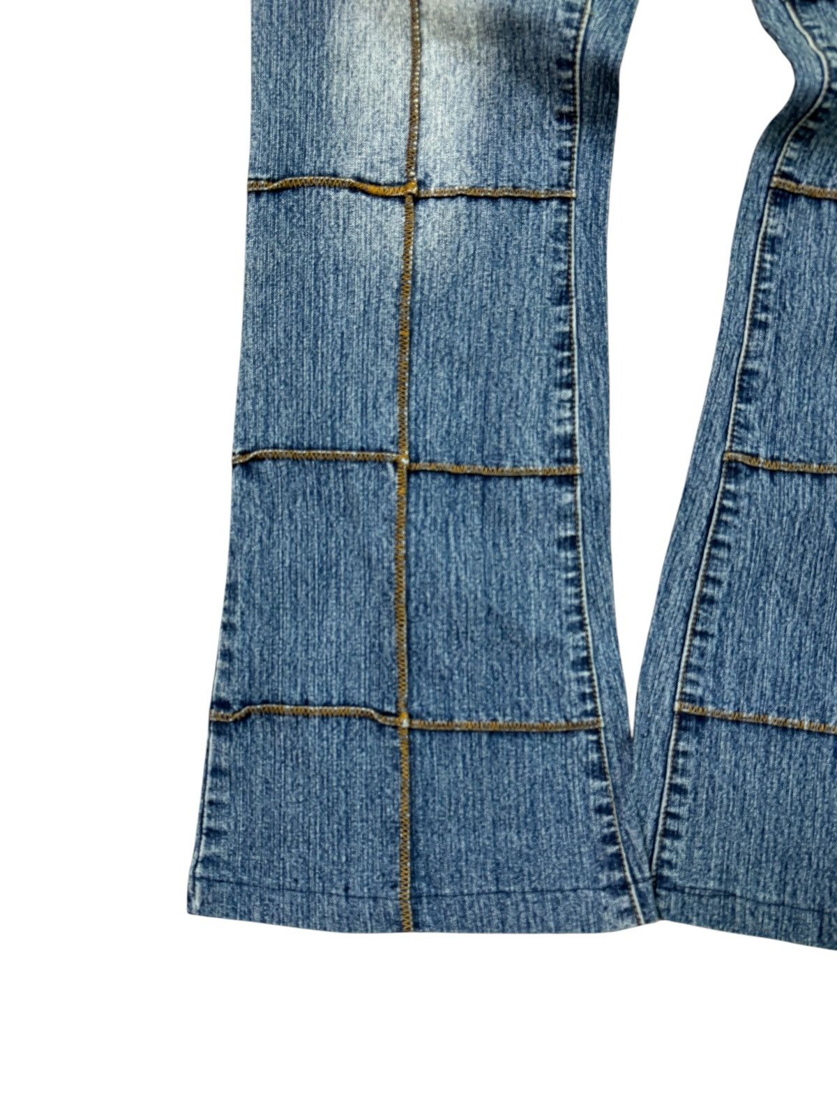 Hysteric Glamour FLARED SEBO RECONSTRUCTED DESIGN ELASTIC DENIM JEANS Size 28" / US 6 / IT 42 - 7 Thumbnail