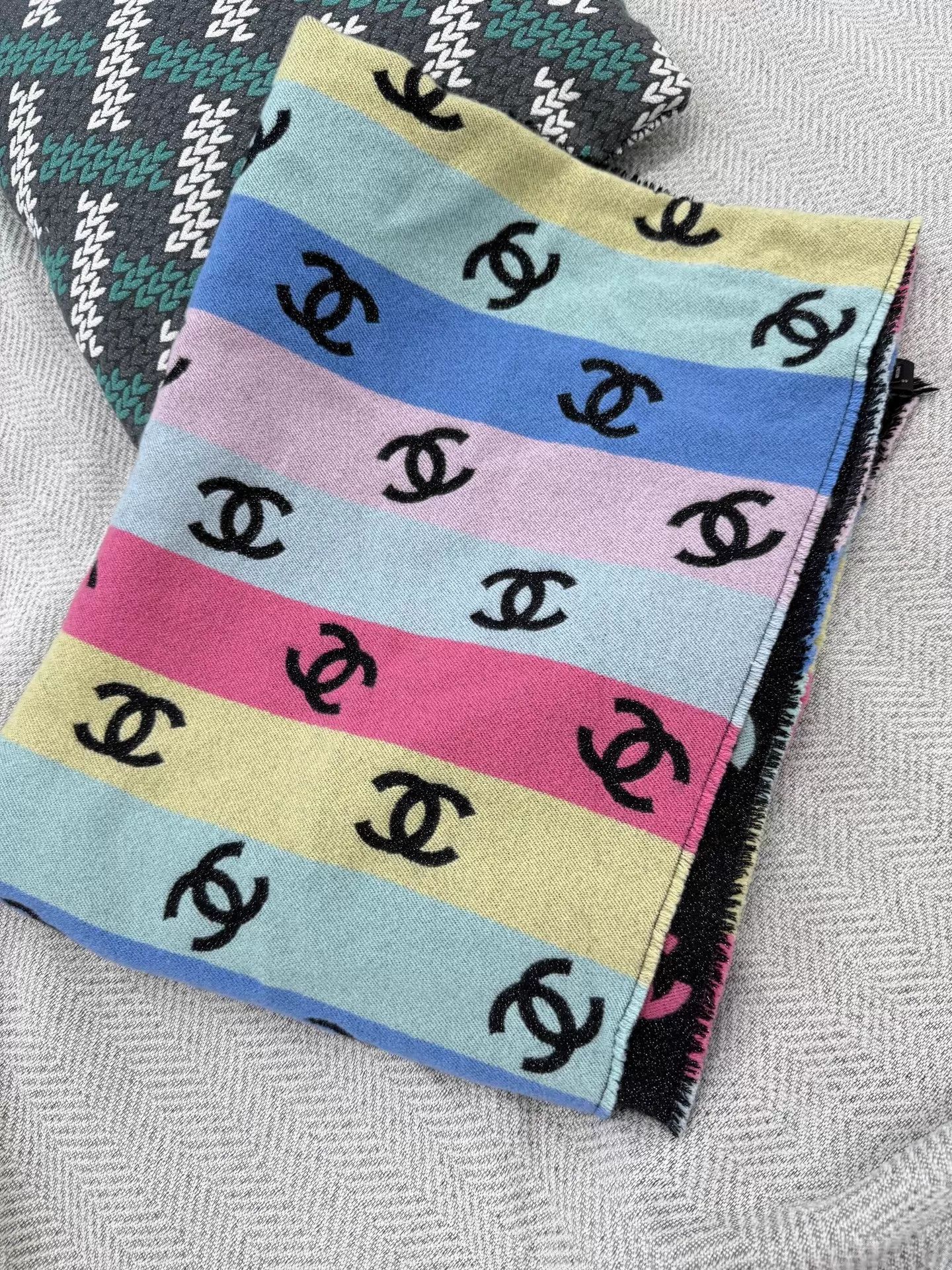 Chanel Chanel Rainbow Lg Logo Double-Faced Cashmere Oversized Shawl Size ONE SIZE - 2 Thumbnail
