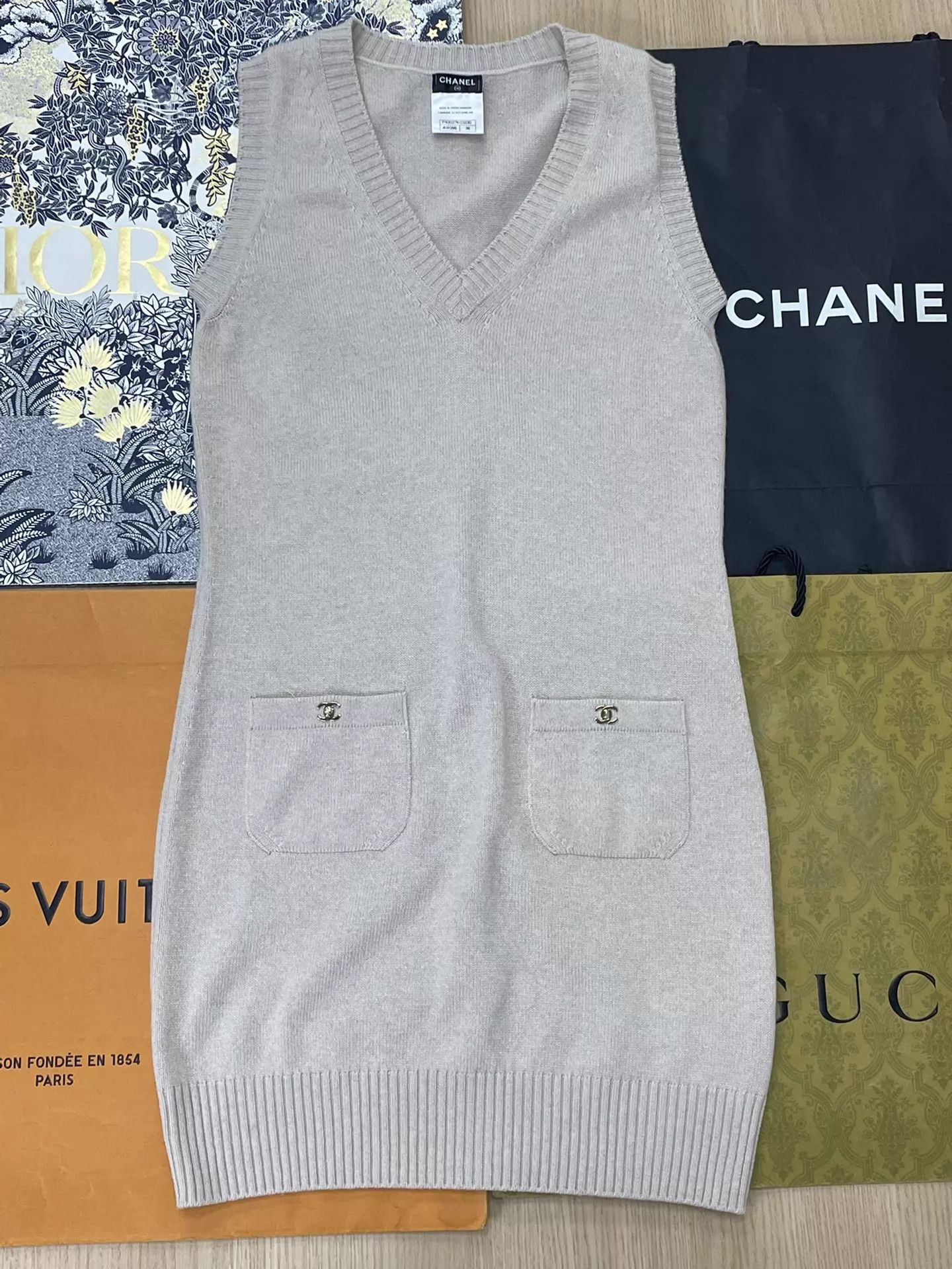 Chanel Chanel Sleeveless Cashmere Beige Schoolbag Buckle Dress 36 Size XS / US 0-2 / IT 36-38 - 1 Thumbnail