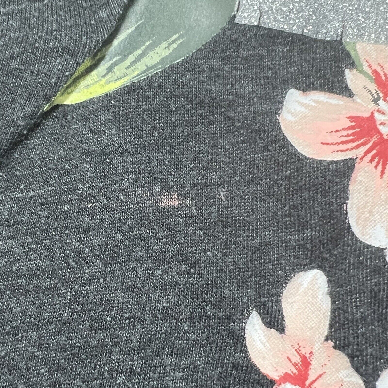 Victoria's Secret Victoria's Secret Graphic T Shirt Love Glitter Flower Size S / US 4 / IT 40 - 6 Thumbnail