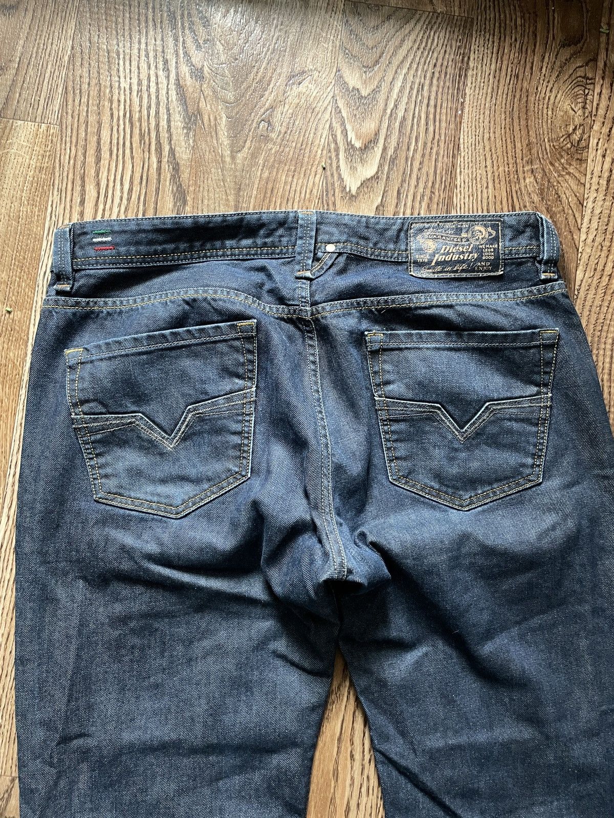 Diesel Vintage Diesel Larkee Blue Wash Distressed Loose Jeans Size US 34 / EU 50 - 3 Thumbnail