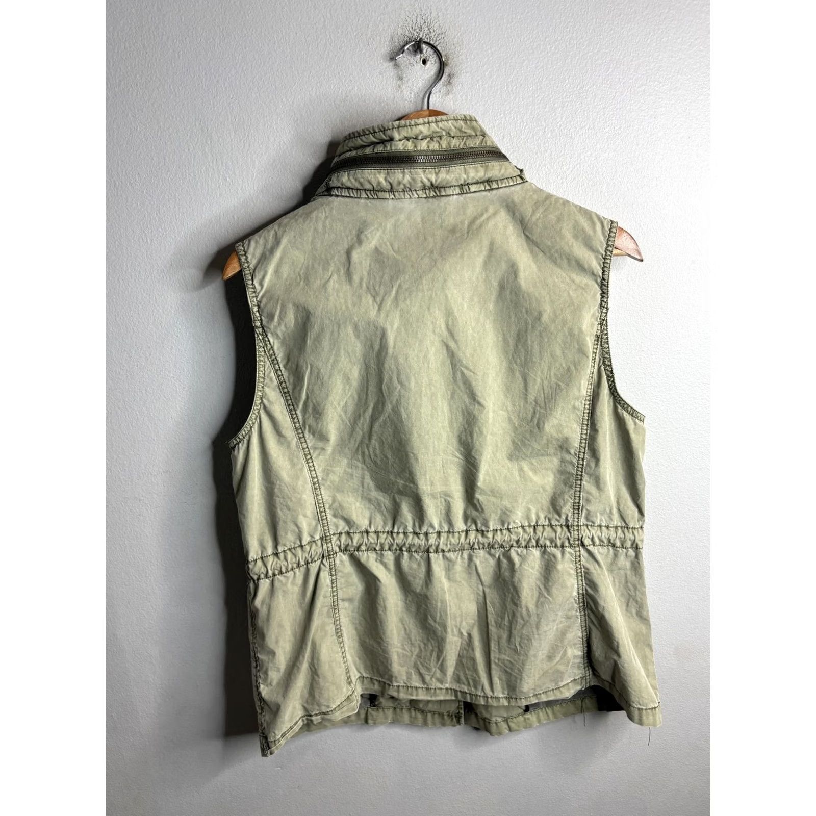 Levi's Levi's Vest Womens Small Green Utility Snap Front Pockets Floral Lined Size S / US 4 / IT 40 - 5 Thumbnail