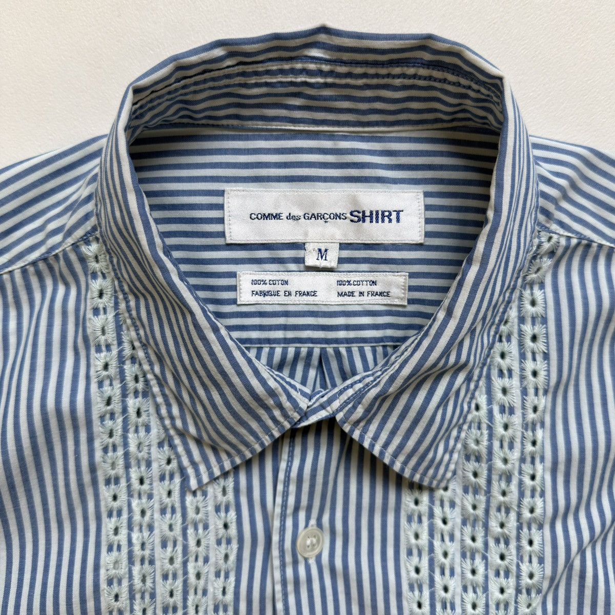 Comme des Garcons ‘Embroidered Stripe’ White/Blue Stripe Shirt Size US L / EU 52-54 / 3 - 6 Thumbnail