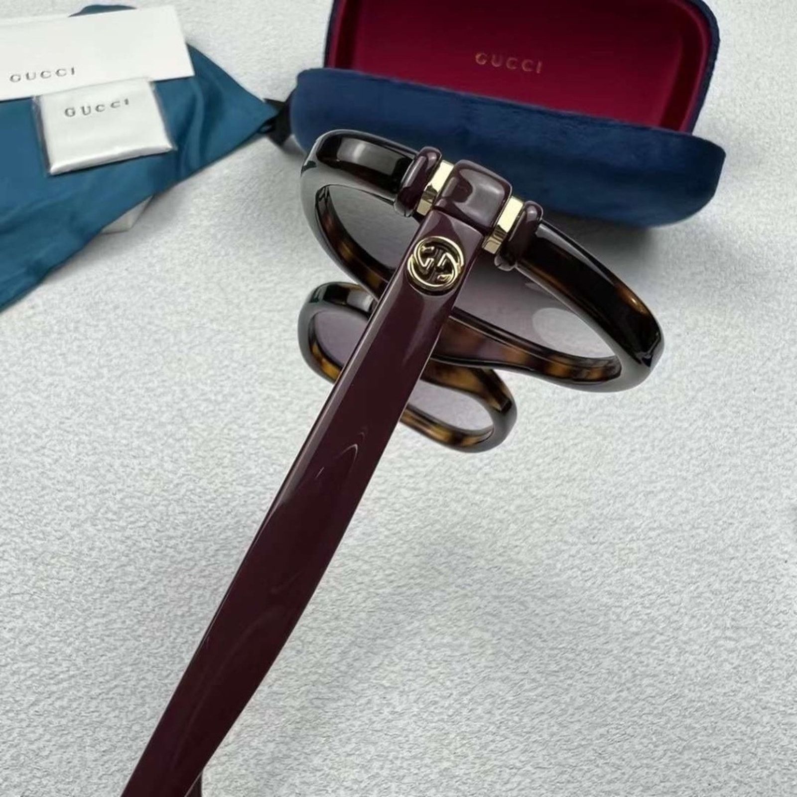 Gucci NWT Gucci GG1068sa - 004 Sunglasses(GG1068SA-004-57) Size ONE SIZE - 5 Thumbnail