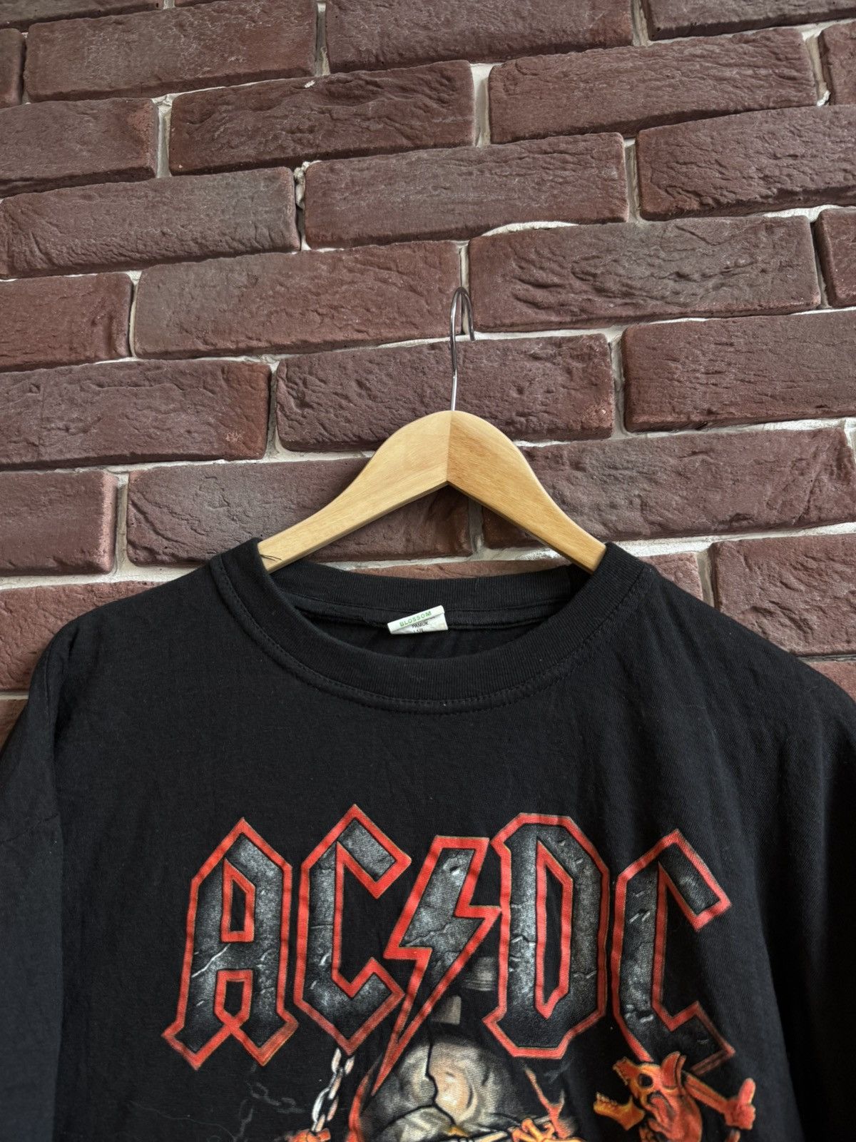 AC/DC Rare Vintage 00s AC/DC Rock Band Tee Hype Grail Metal Punk Size US XL / EU 56 / 4 - 3 Thumbnail