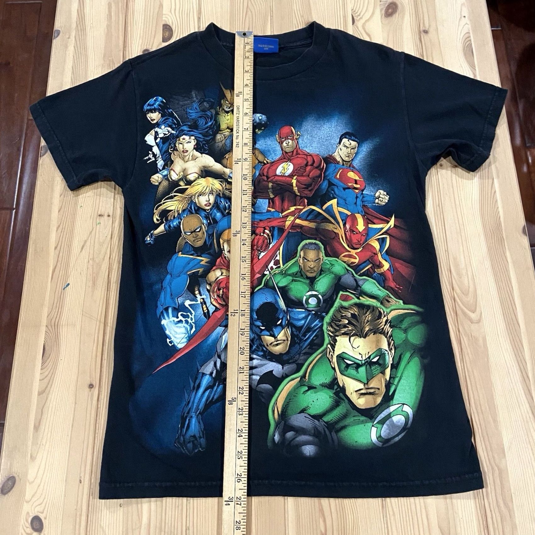 DC Comics VINTAGE DC Justice League Shirt Small Batman Superman Justice League Shirt Men S Black Cotton Graphic Print Size US S / EU 44-46 / 1 - 5 Thumbnail