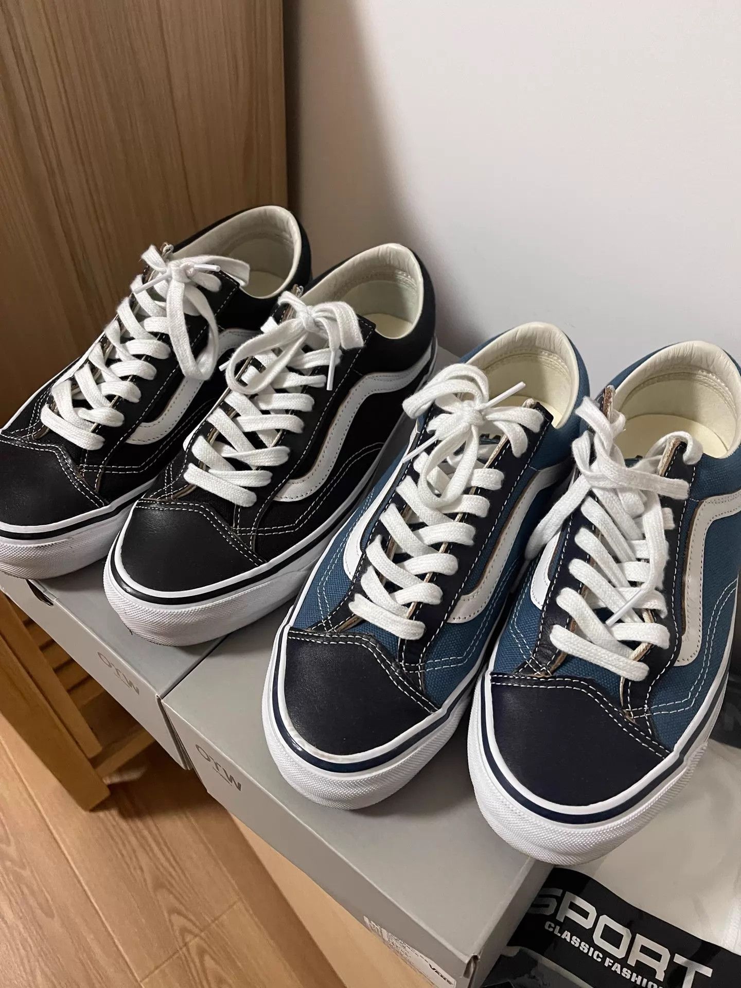 Vans Vans Old Skool 36 Vibram Black / Blue-Black EUR 41 Size US 8.5 / EU 41-42 - 1 Thumbnail