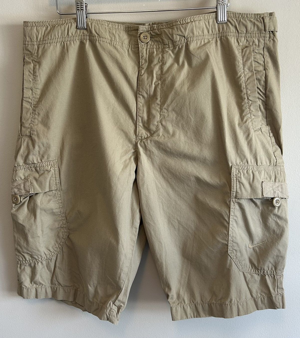 Nike Vintage Nike Mens Tan Beige Cargo Summer Shorts Size L Size US 34 / EU 50 - 1 Thumbnail