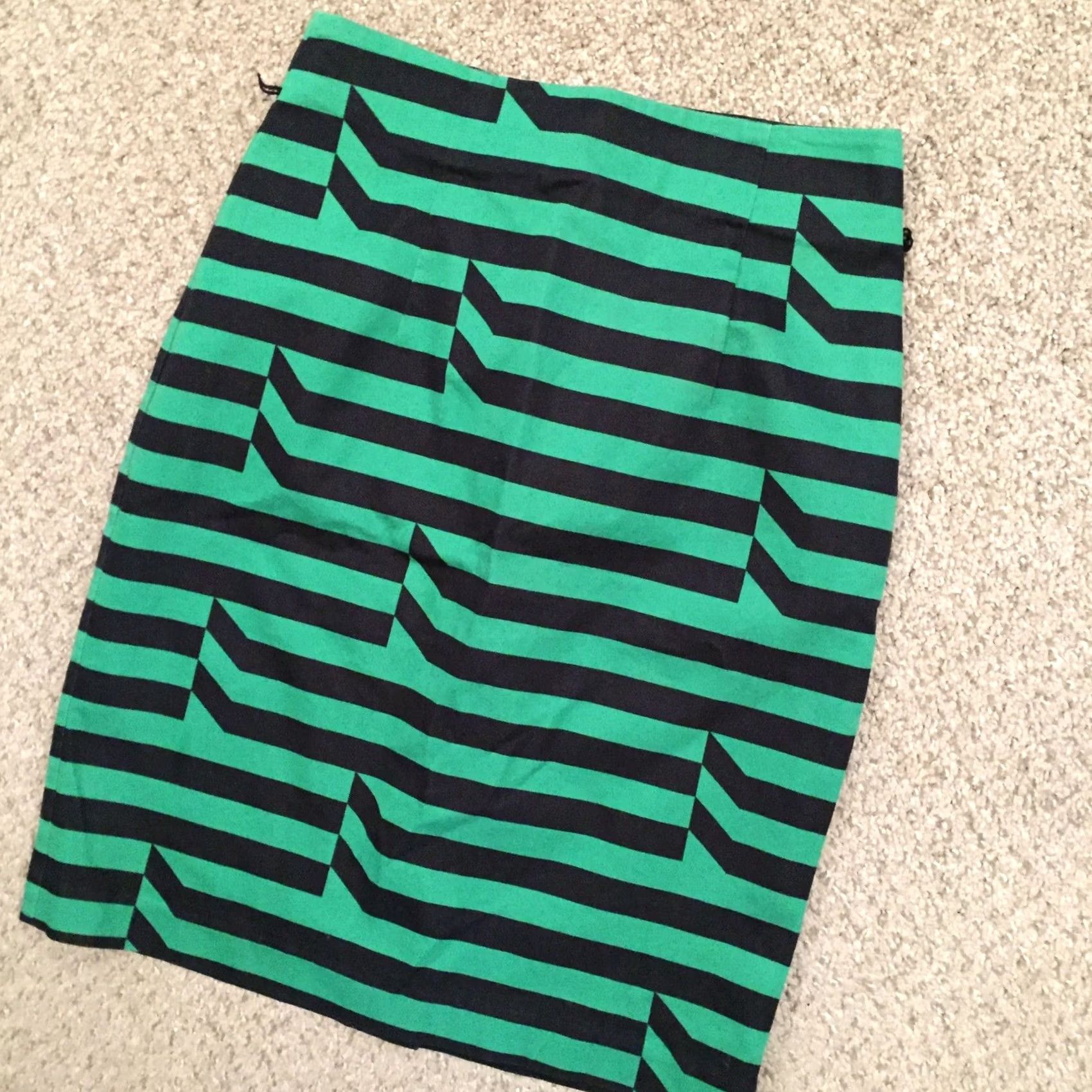 Worthington Worthington Skirt Size 4 Green Blue Striped Pencil Knee Length Slit Unlined Size 27" / US 4 / IT 40 - 2 Thumbnail