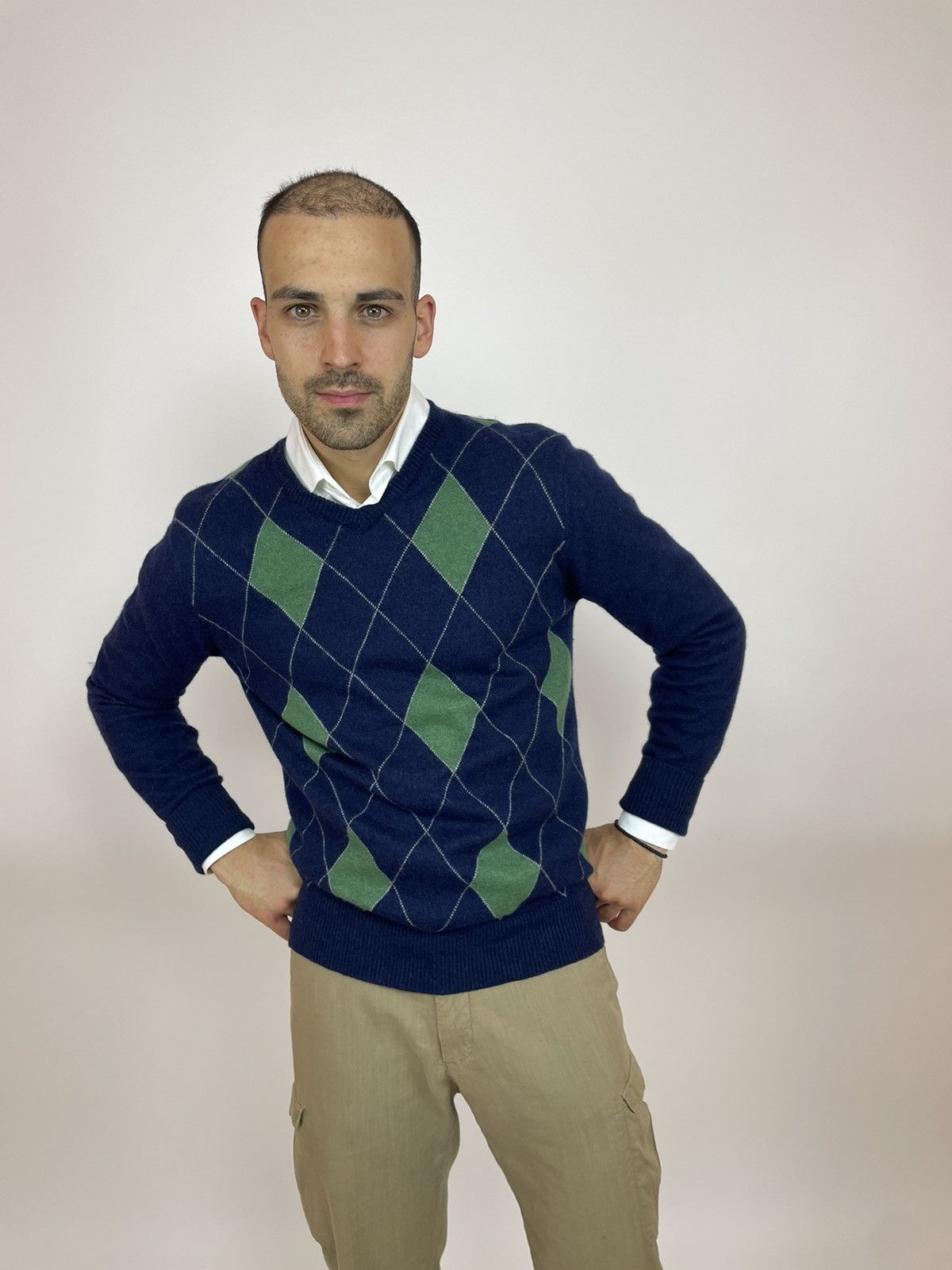 Vintage DEER ISLAND Wool sweater V-Neck Mens old money size M Size US M / EU 48-50 / 2 - 1 Thumbnail