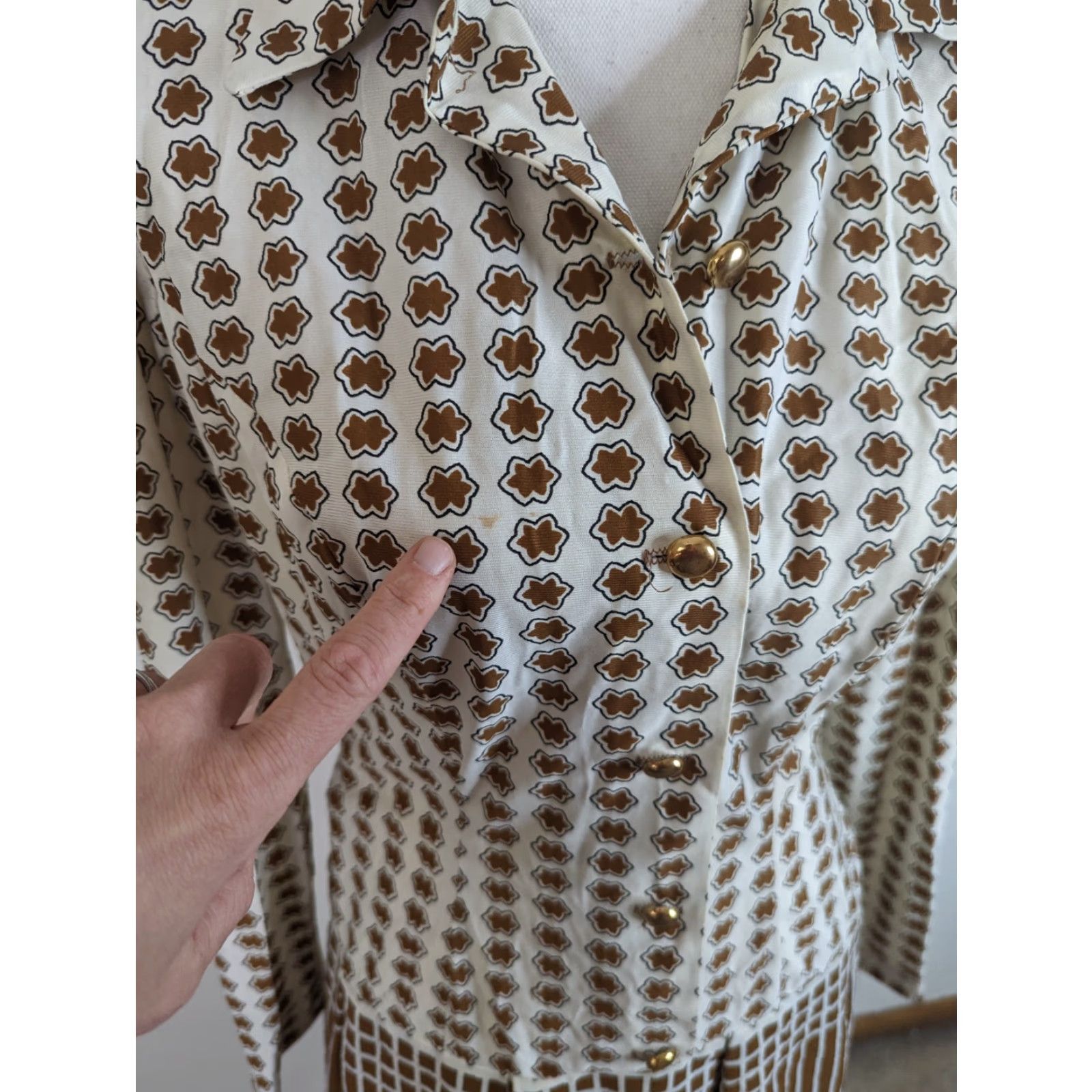 Vintage VINTAGE Montgomery Wards Shirt Dress M Ivory Knee Length Women Long Sleeve Size M / US 6-8 / IT 42-44 - 4 Thumbnail