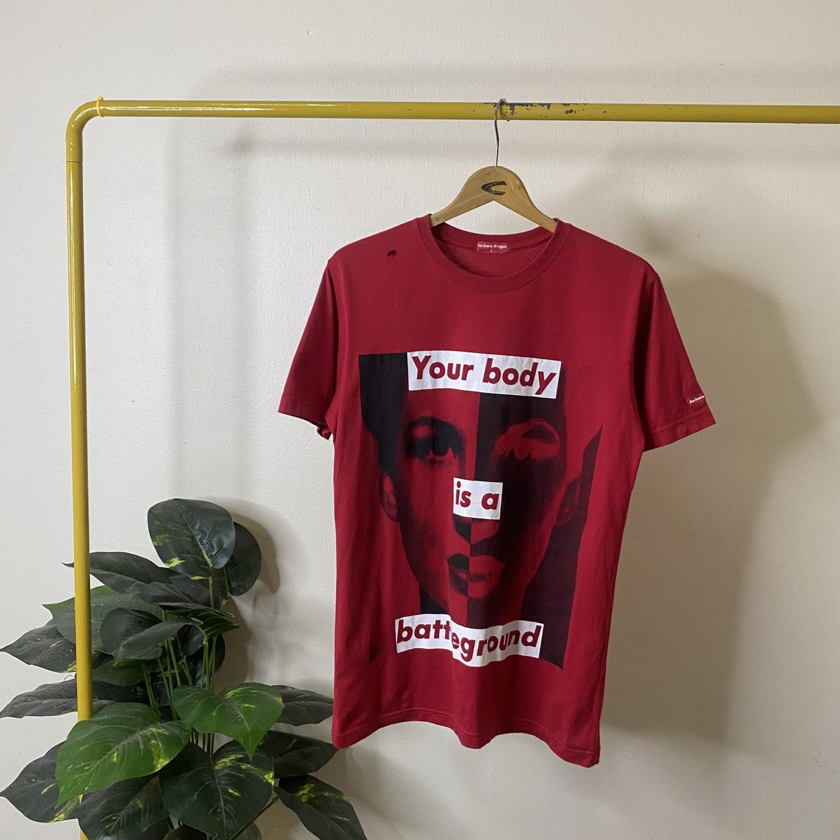 Barbara Kruger Barbara Kruger x Uniqlo Collaboration T Shirt Size US M / EU 48-50 / 2 - 1 Thumbnail