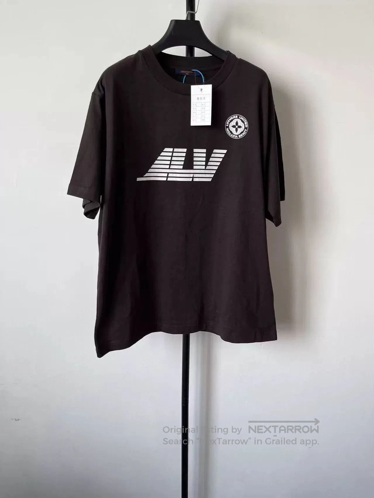 Louis Vuitton louis vuitton men's short sleeve t-shirt. Size US L / EU 52-54 / 3 - 1 Thumbnail