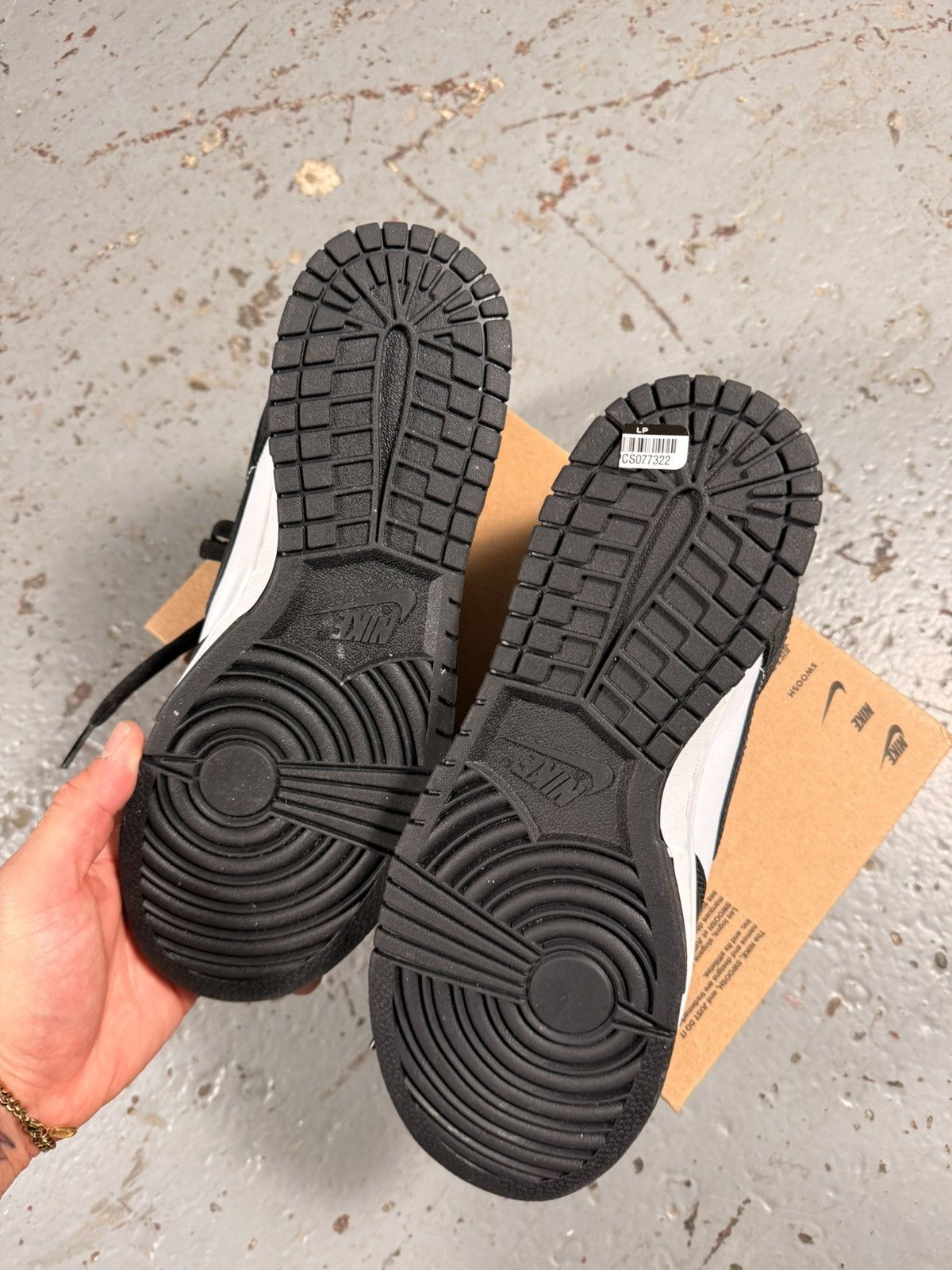 Nike Slightly Imperfect Nike Dunk Pandas Size US 8 / EU 41 - 8 Thumbnail