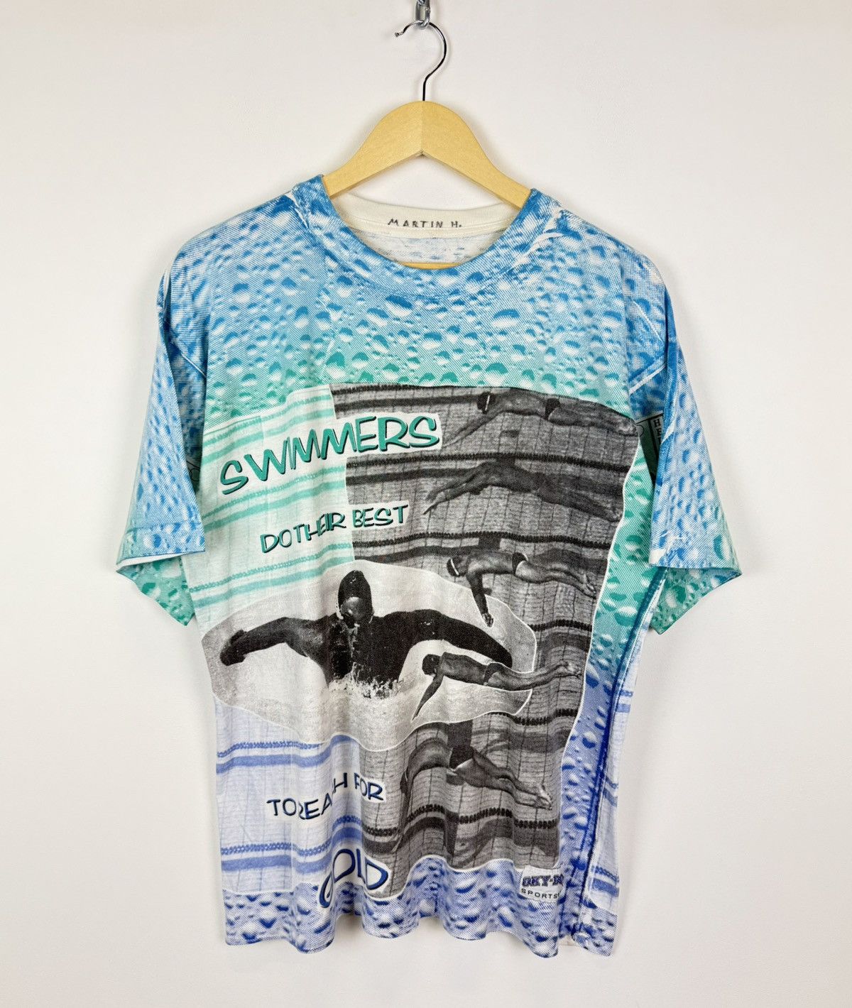 Vintage Vintage Olympic Heroes Swimmers Oky-Doky Sportswear T-Shirt Size US L / EU 52-54 / 3 - 1 Thumbnail
