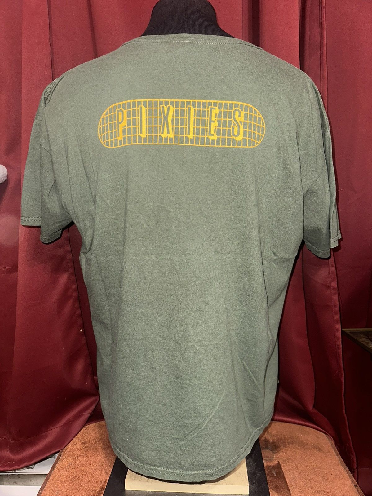 Band Tees × Grailed Pixies Tshirt Y2K Band Tee Grunge Spell Out Logo Grail Size US XL / EU 56 / 4 - 2 Thumbnail
