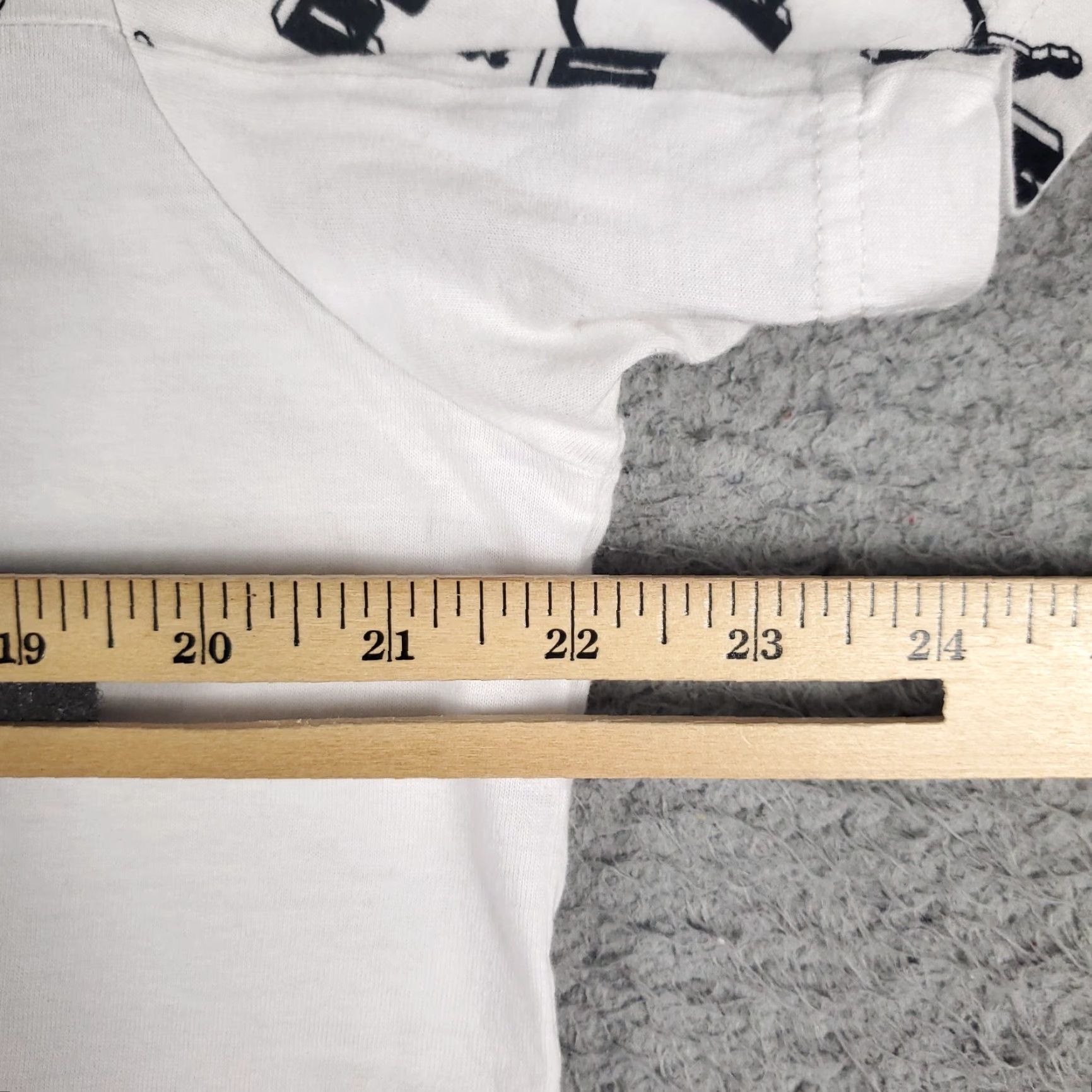 Puma PUMA T Shirt Mens L White Solid Logo Short Sleeve Crew Neck Casual Classic Sports Modern American Adults Mens Size US L / EU 52-54 / 3 - 5 Thumbnail