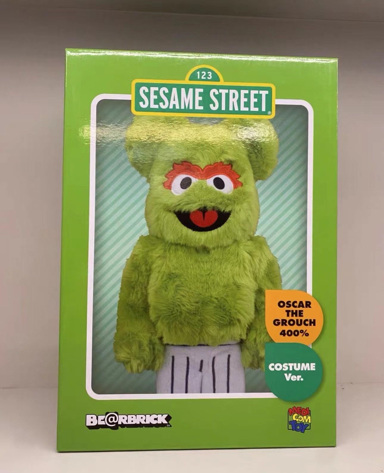 Japanese Brand Bearbrick Sesame Street Oscar The Grouch Costume Ver. 400% Size ONE SIZE - 3 Thumbnail