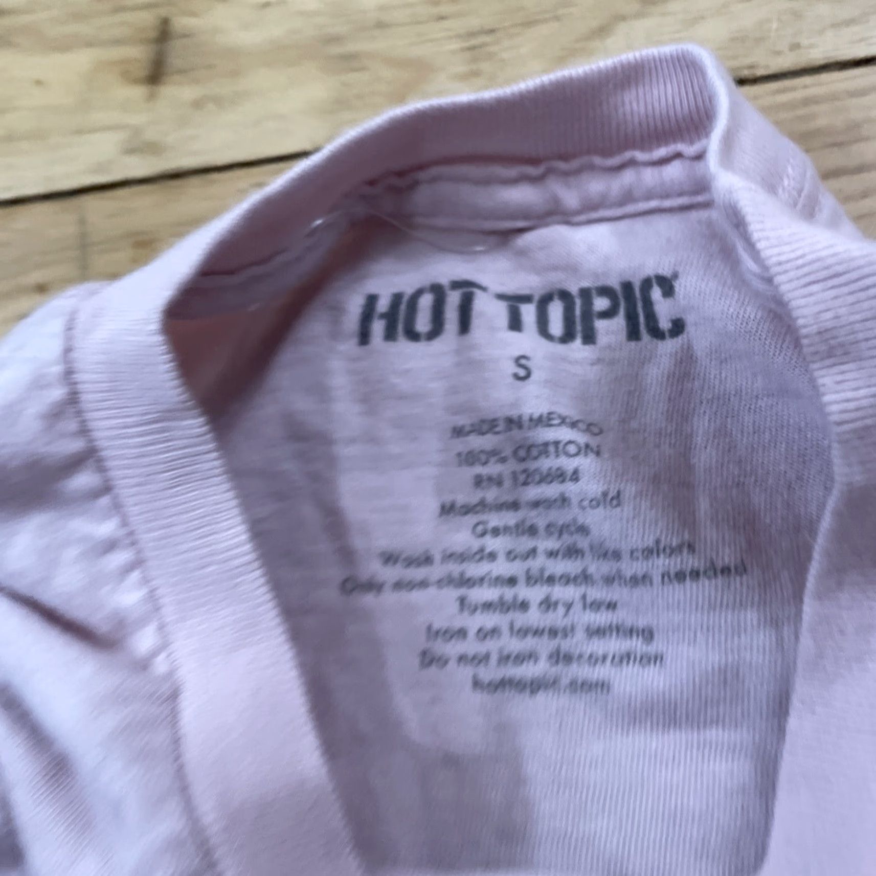 Hot Topic VINTAGE HOT TOPIC Shirt Adult S Pink Pastel Y2kCyber Vaporwave Computer LOVE Graphic Tee Size S / US 4 / IT 40 - 5 Thumbnail
