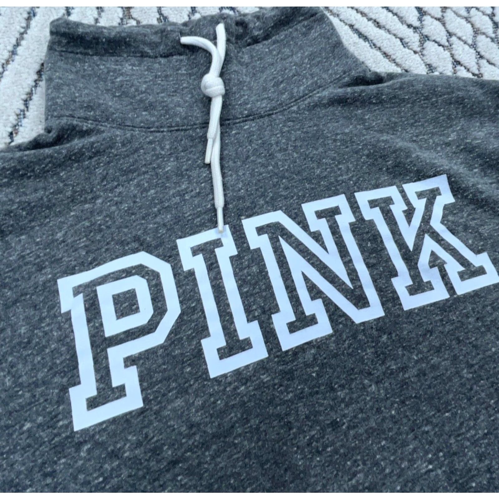 Victoria's Secret Victoria's Secret Pink Sweatshirt Women XS Gray White Sweater Spell Out Loose Fit Sweater XL? Size XS / US 0-2 / IT 36-38 - 4 Thumbnail