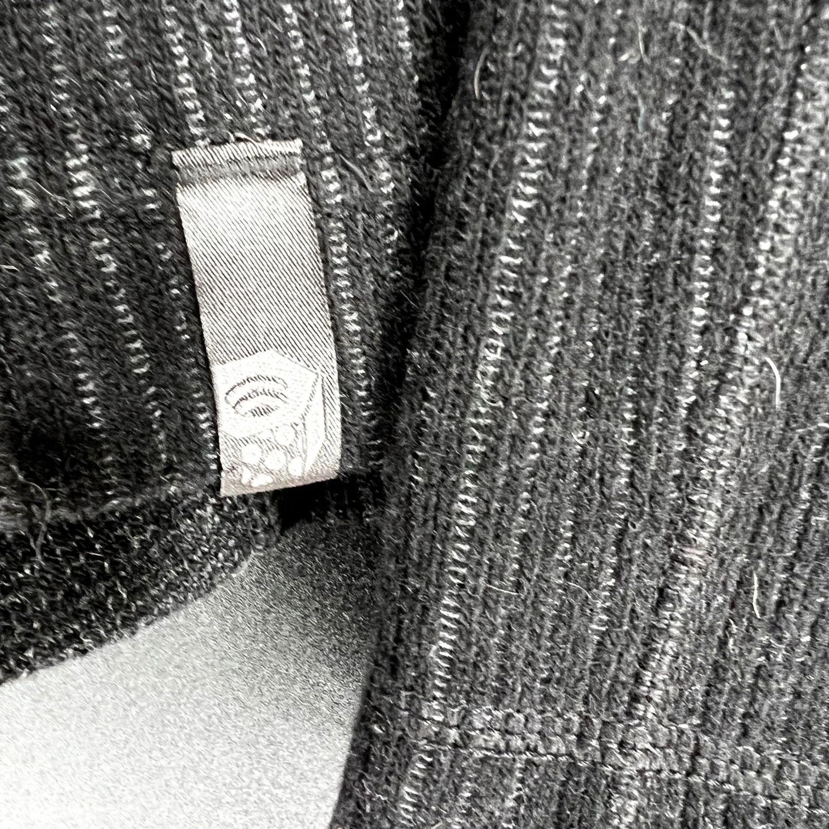 Mountain Hardwear Mountain Hardwear Sarafin Jacket Wool Blend Womens Size XS Black and Gray Size XS / US 0-2 / IT 36-38 - 2 Thumbnail