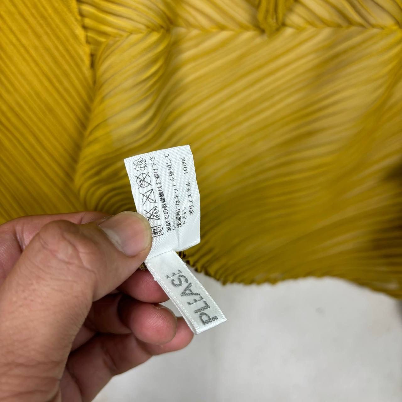 Pleats Please Issey Miyake Issey Miyake Pleats Please Mustard Yellow Cape Shawl OS Size ONE SIZE - 7 Thumbnail