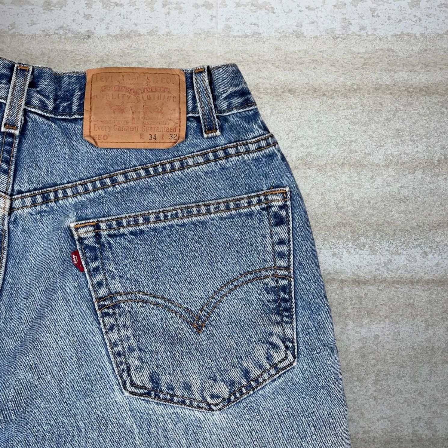 Levi's Vintage 90s Levis Jeans 550 34x32 Relaxed Fit Medium Wash Size US 34 / EU 50 - 3 Thumbnail