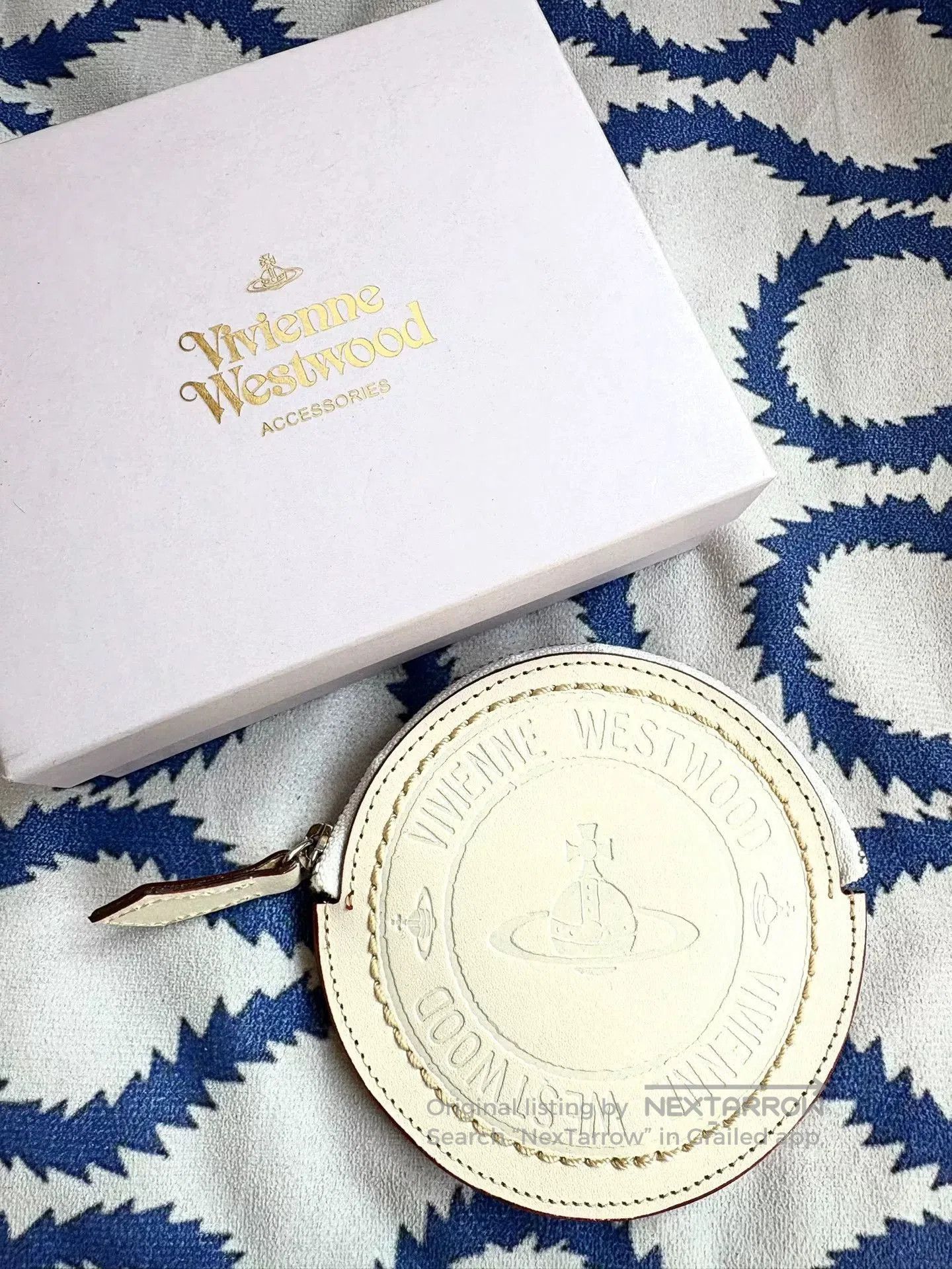 Vivienne Westwood Vivienne Westwood Vintage White Round Coin Purse. Size ONE SIZE - 1 Thumbnail