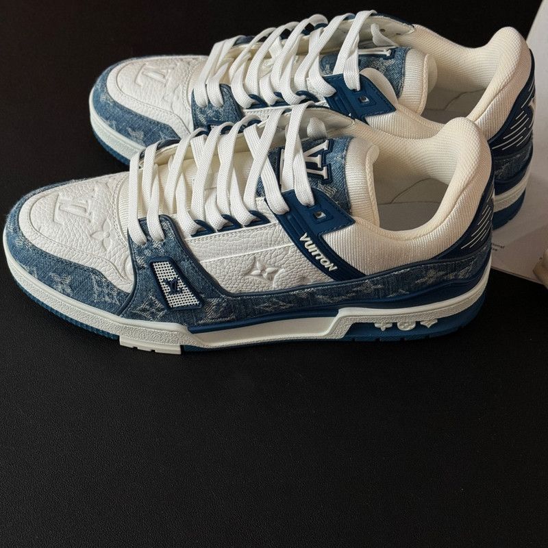 Louis Vuitton Louis Vuitton Trainer Casual Sneakers in White and Blue -25 Size US 9.5 / EU 42-43 - 1 Thumbnail