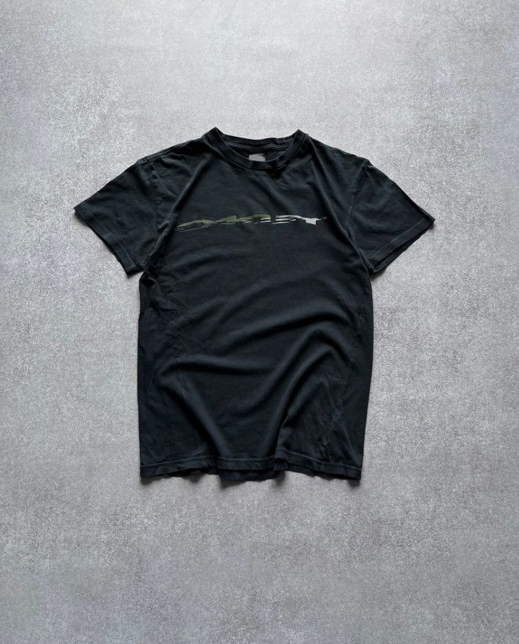 Oakley × Vintage Vintage Oakley Big Logo T-shirt Y2K L Size US M / EU 48-50 / 2 - 3 Thumbnail