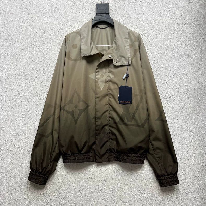 SALE!!【Louis Vuitton】ジャケット LOUIS VUITTON Logo Varsity Blouson jacket #44 RM231M U35