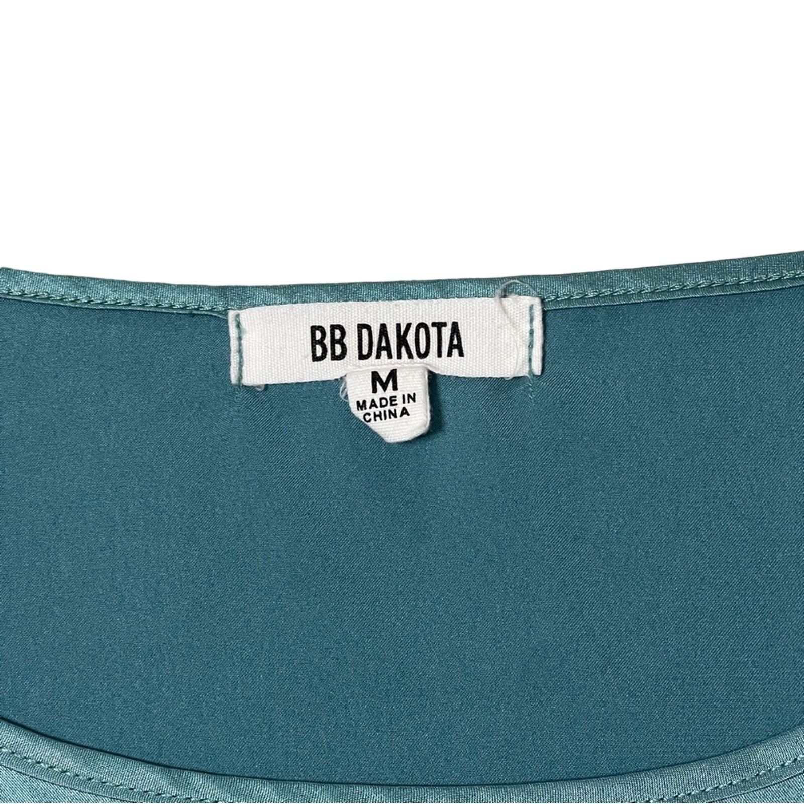 BB Dakota BB Dakota Women's Satin 2-Piece Short Sleeve Pant Lounge Size 32" / US 10 / IT 46 - 9 Thumbnail