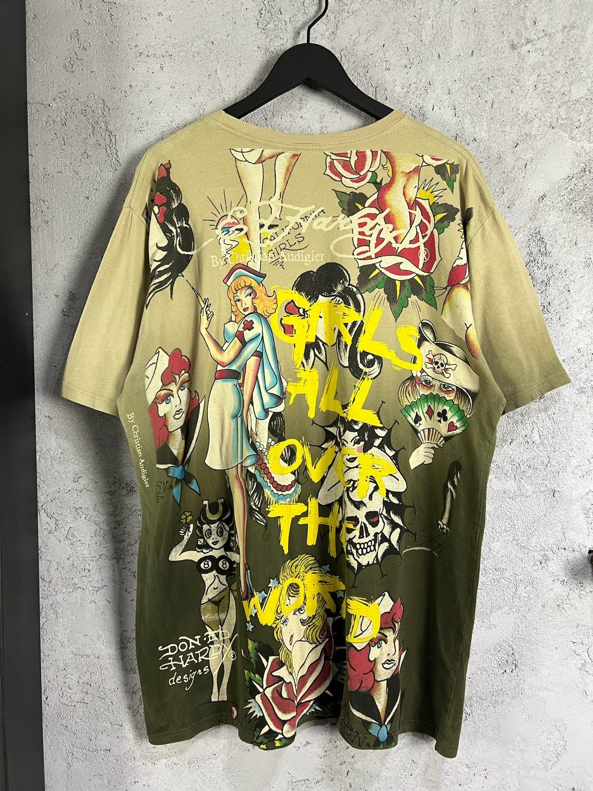 Ed Hardy Vintage Ed Hardy Christian Audigier sexy girl pirate t-shirt Size US XXL / EU 58 / 5 - 6 Thumbnail