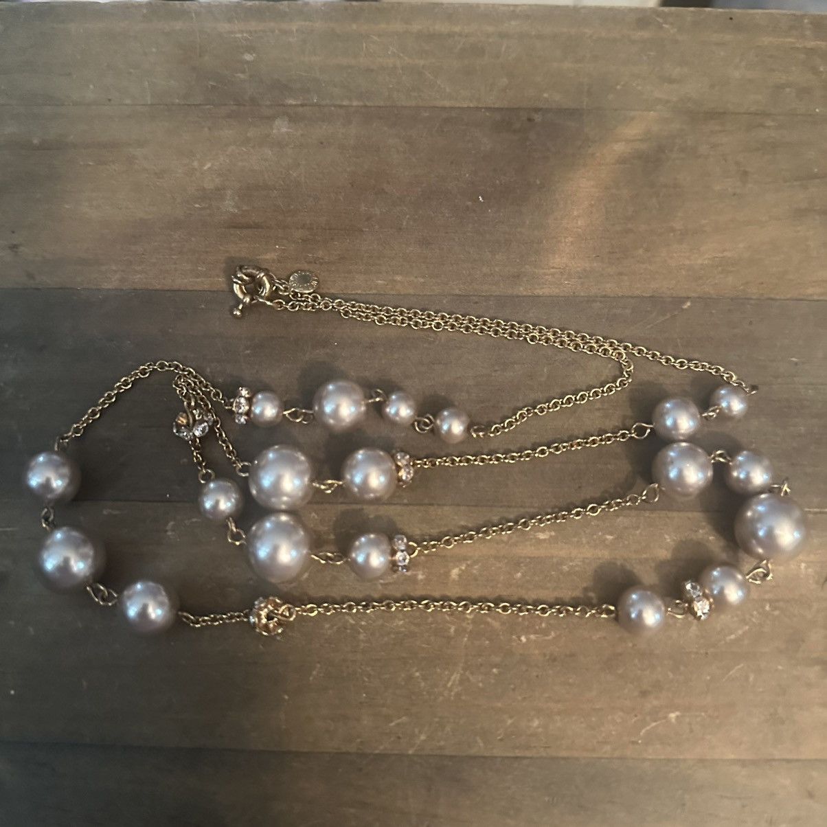 J.Crew J. Crew gold tone stationed pearl necklace Size ONE SIZE - 2 Thumbnail