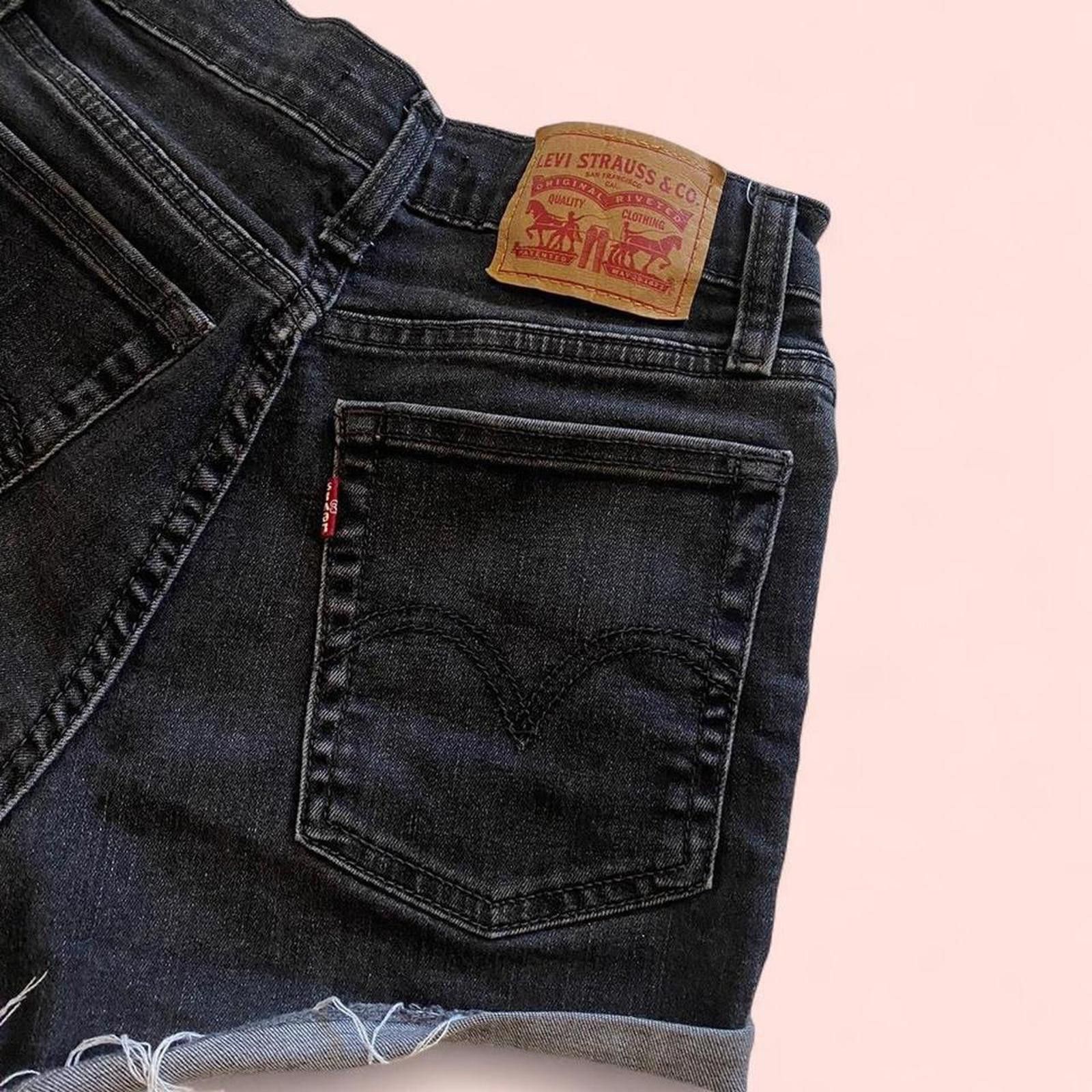 Levi's Levi’s black denim shorts - very flattering on Size 42" / US 20 - 1 Thumbnail