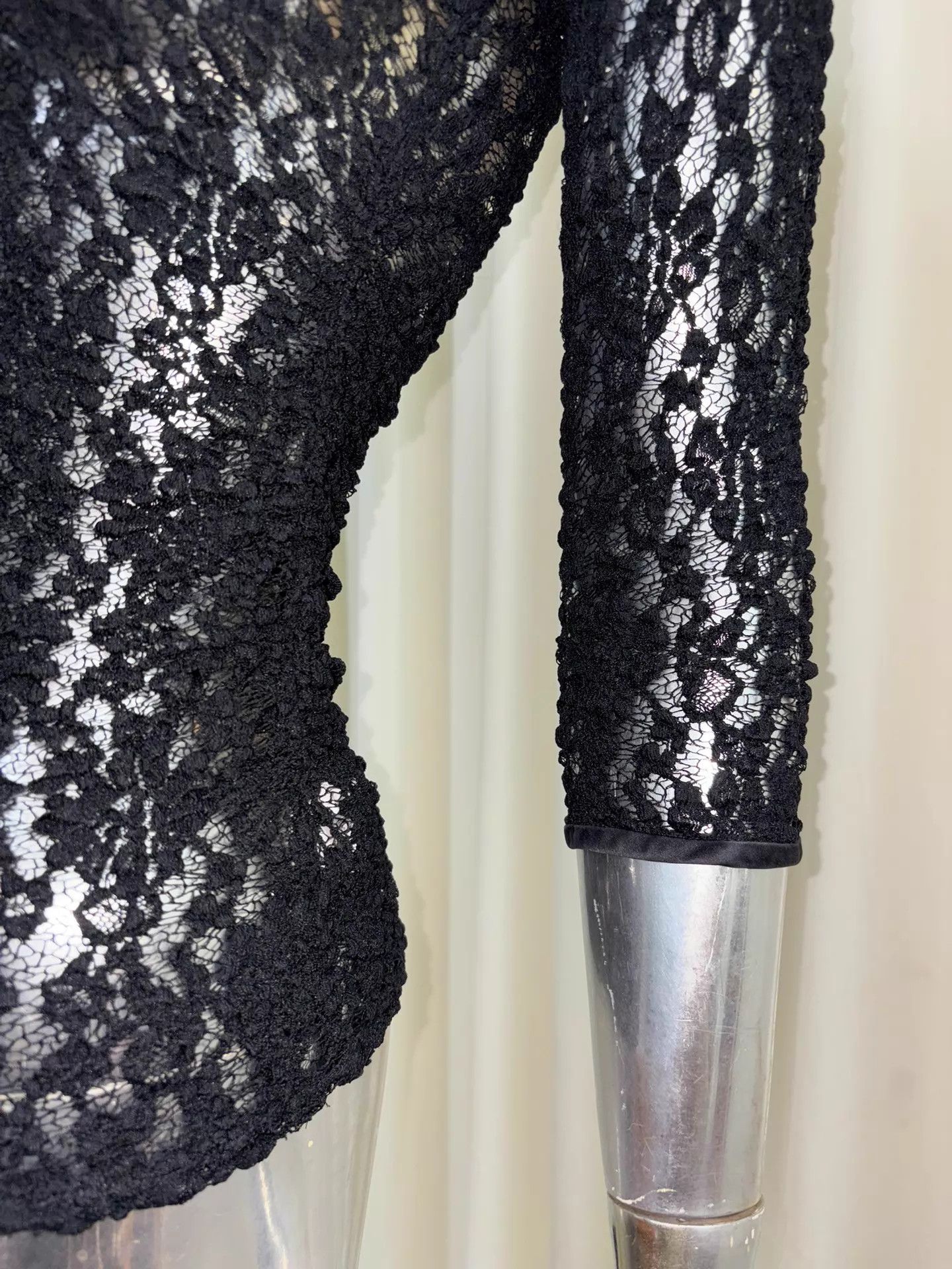 Dolce & Gabbana D&G Vintage Lace Satin Bow Ribbon 3/4 Sleeve Fitted Mesh Top Size XS / US 0-2 / IT 36-38 - 5 Thumbnail