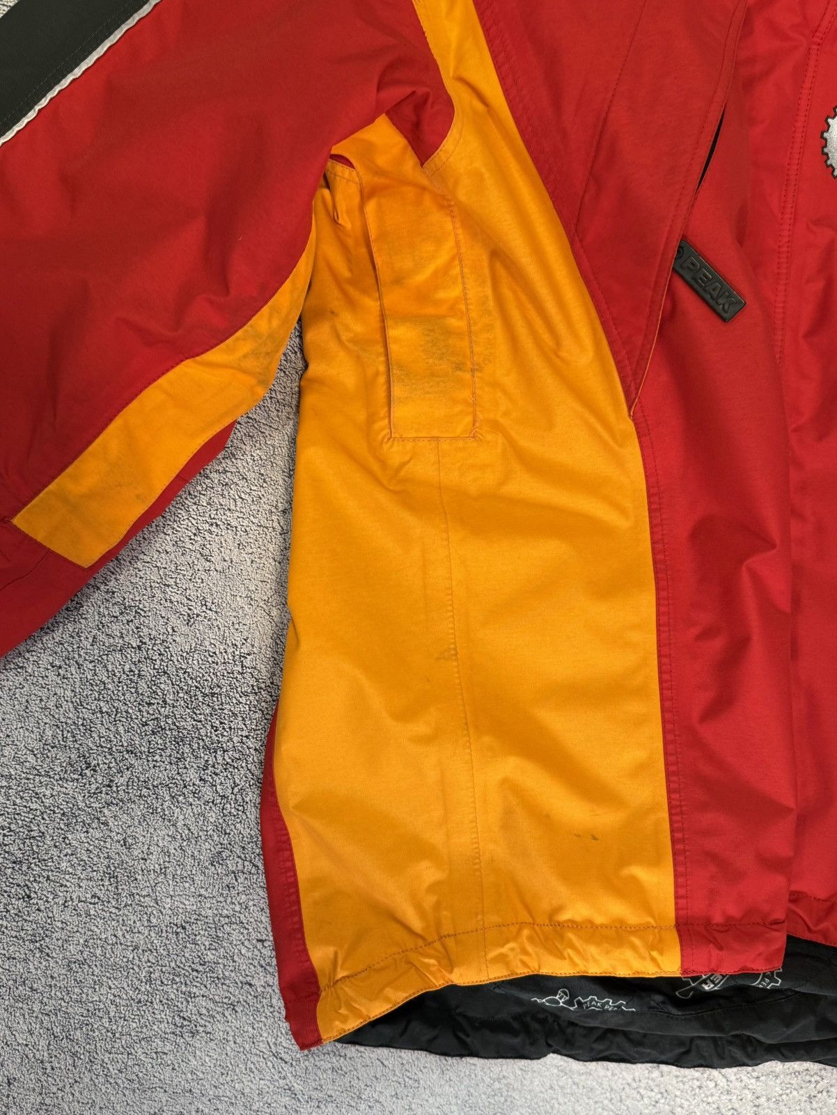 Peak Performance Vintage Peak Performance Gore-Tex Jacket XL Hooded Outdoor Size US XL / EU 56 / 4 - 23 Thumbnail