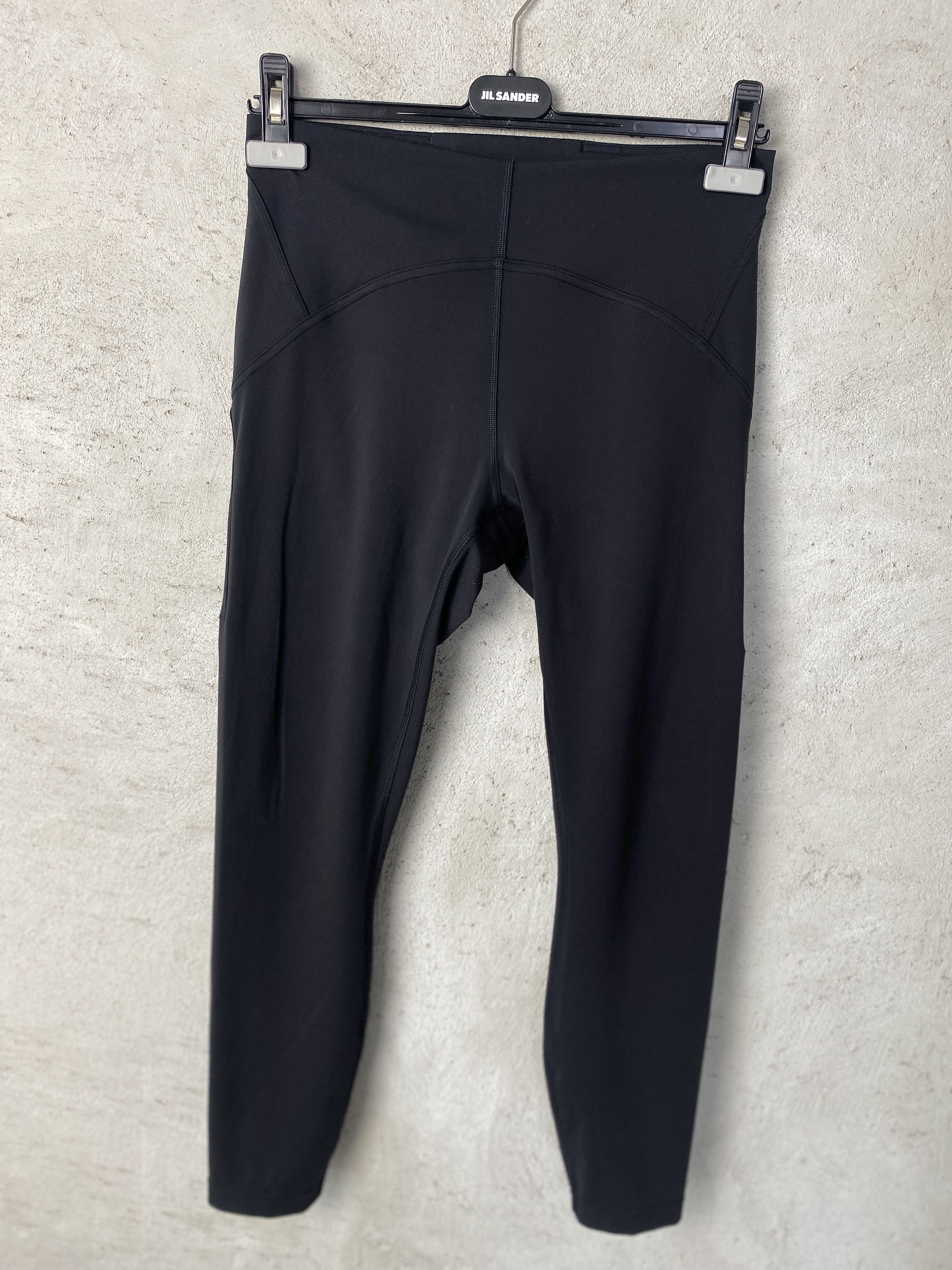 Lululemon Lululemon small logo leggings sport Size 28" / US 6 / IT 42 - 2 Thumbnail