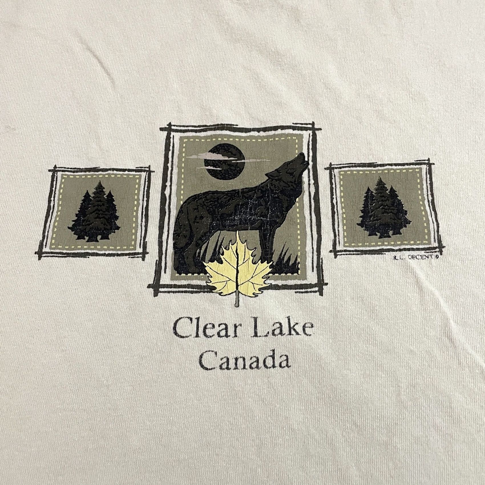 Gildan VINTAGE Canada Shirt Adult Medium Brown Outdoors Wolf Maple Leaf Mens Tee Size US M / EU 48-50 / 2 - 4 Thumbnail
