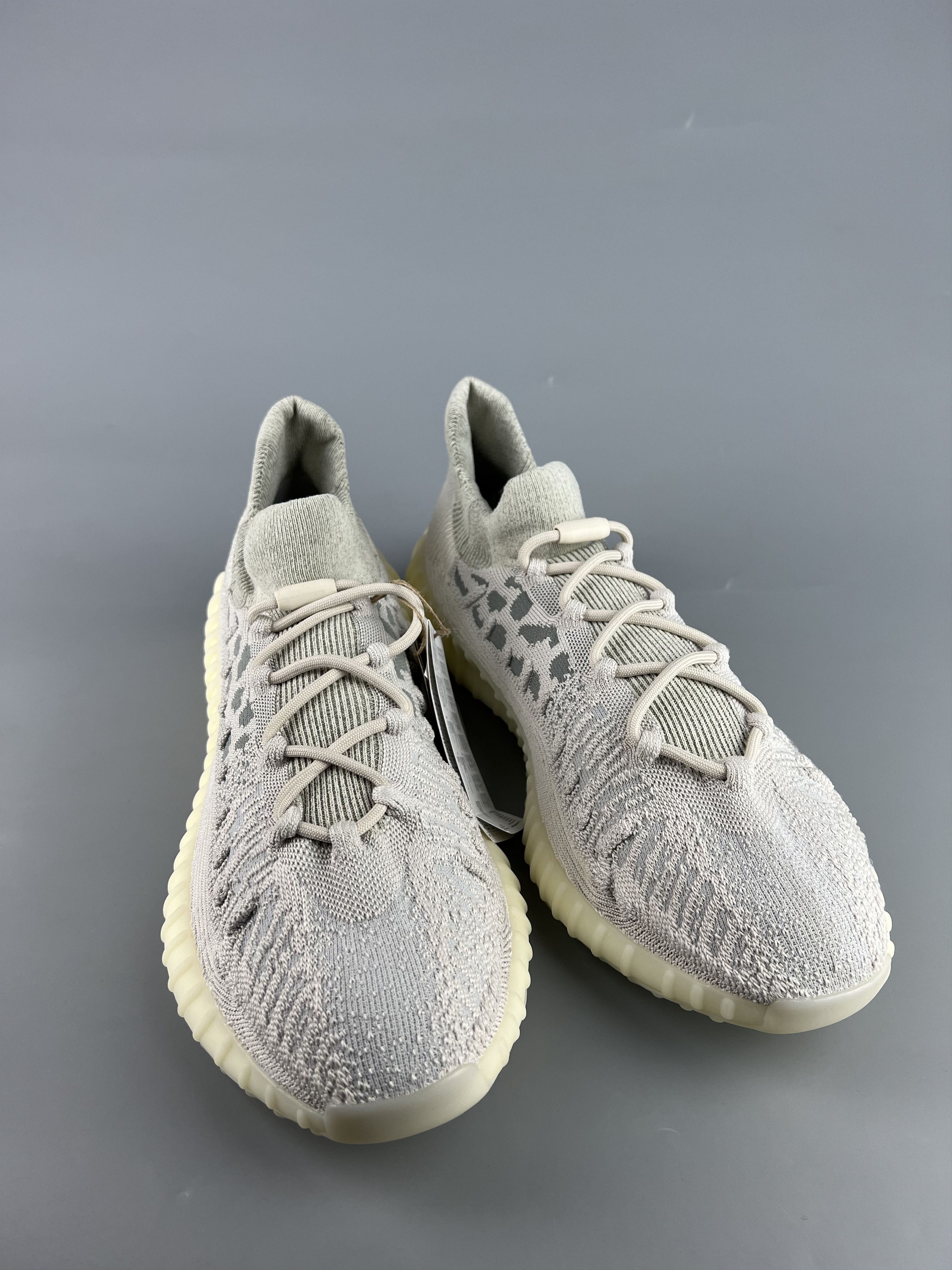 Adidas US16 YEEZY BOOST 350 V2 CMPCT SLATE BONE Size US 15 / EU 48 - 4 Thumbnail