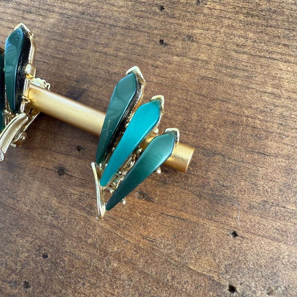 Vintage Vintage Green and Gold Tone Clip On Earrings MCM Size ONE SIZE - 3 Thumbnail
