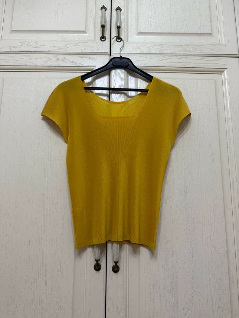 Issey Miyake Issey Miyake size:3 Yellow pleated short-sleeved shirt Size M / US 6-8 / IT 42-44 - 1 Thumbnail