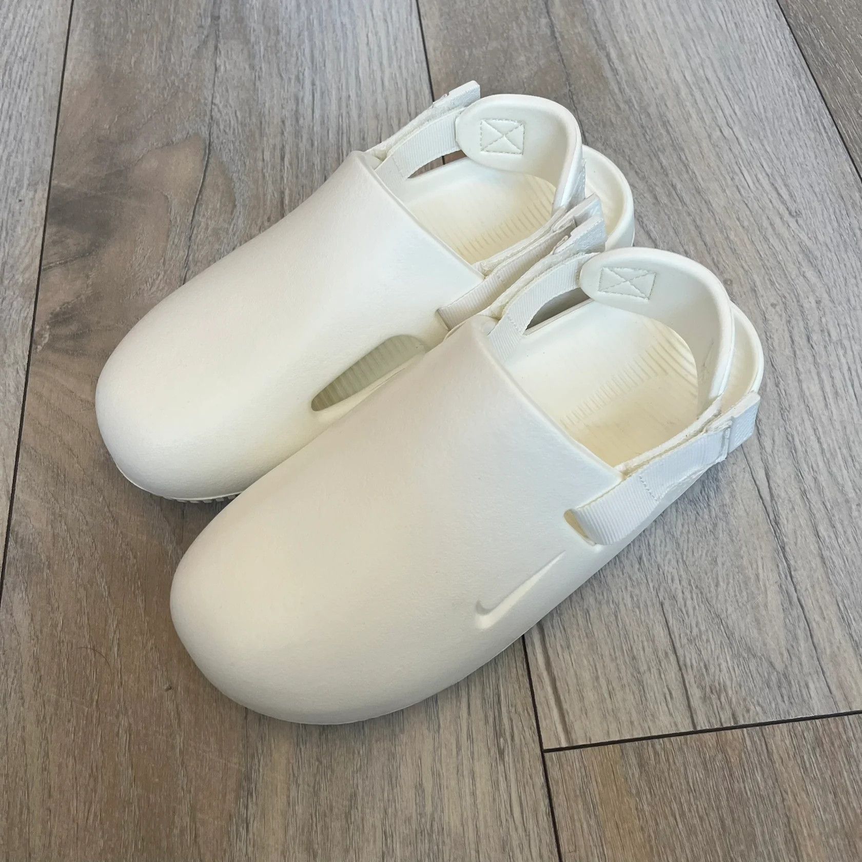 Nike Nike Calm Mule Wmns White Sandals Size US 5 / IT 35 - 3 Thumbnail