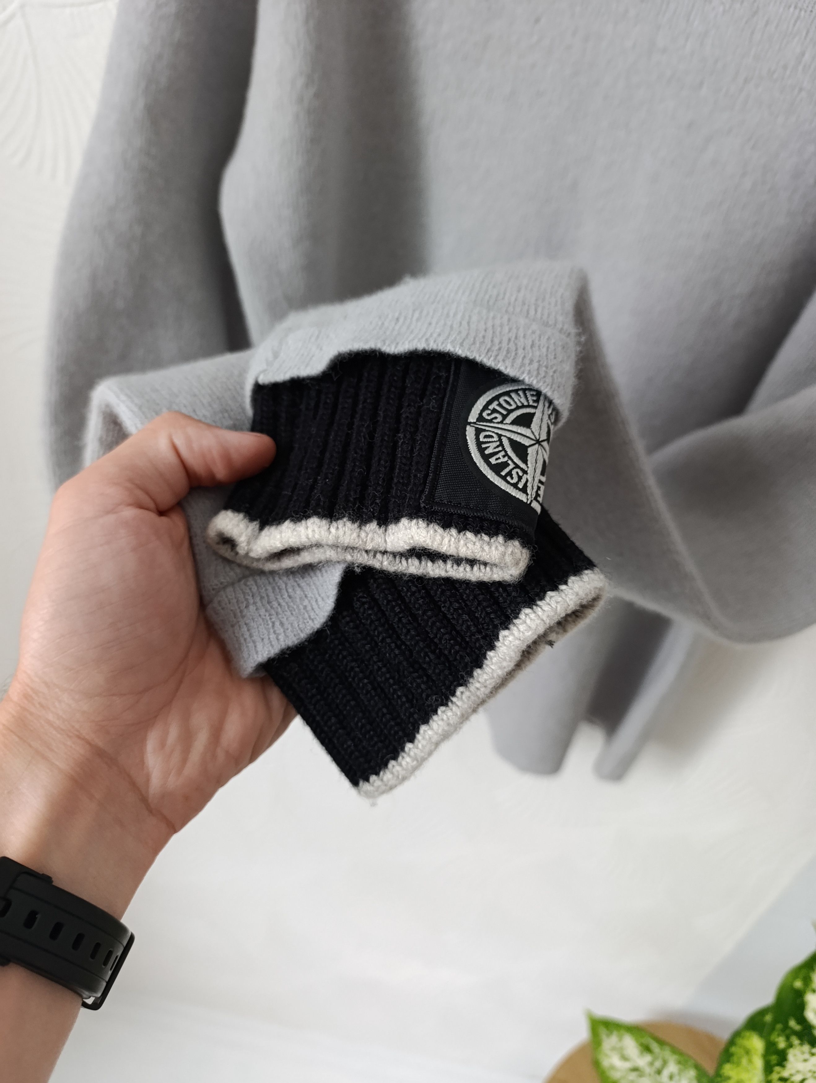 Stone Island STONE ISLAND PATCH BLACK-CUFF HIGH-NECK VINTAGE SWEATER Size US XL / EU 56 / 4 - 11 Thumbnail