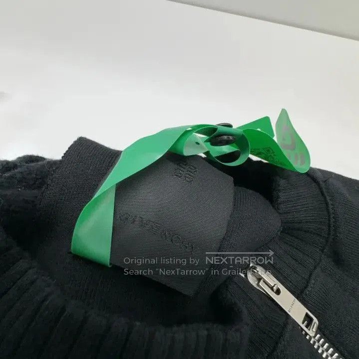 Givenchy Givenchy FW21 Loose Logo Zip Metal Detail Sweatshirt. Size US XS / EU 42 / 0 - 2 Thumbnail