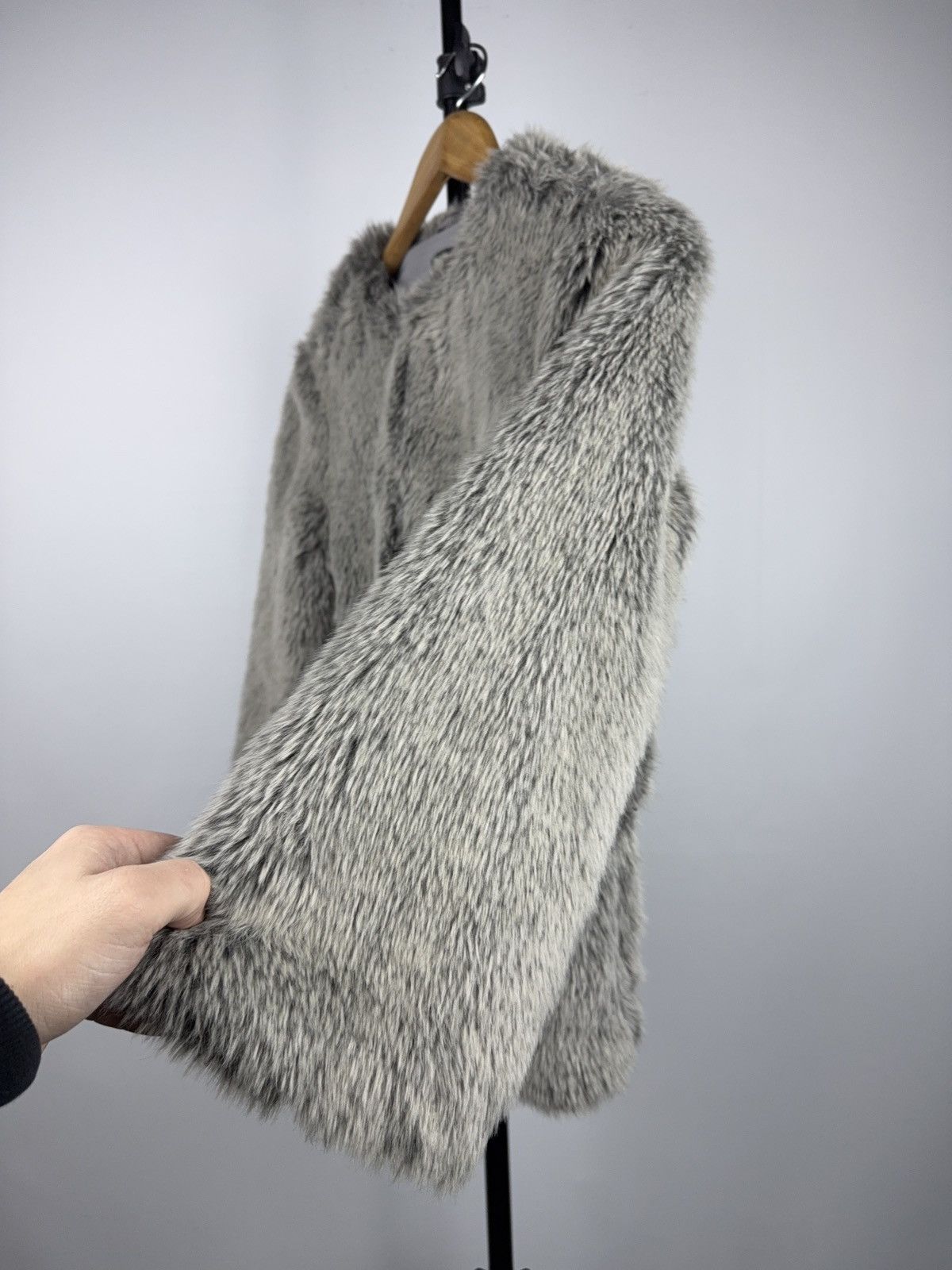 Benetton Y2K Avant Garde Benetton Grey Faux Fur Luxury Jacket Size S / US 4 / IT 40 - 5 Thumbnail