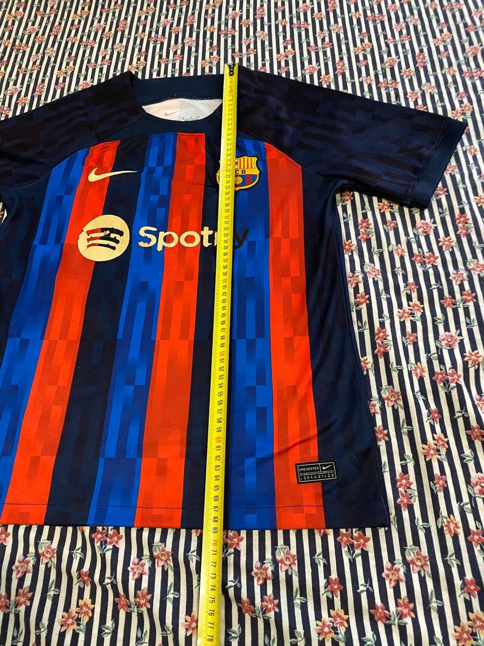 Nike Vintage Nike FC Barcelona 2022/2023 Jersey Size S Size US S / EU 44-46 / 1 - 8 Thumbnail