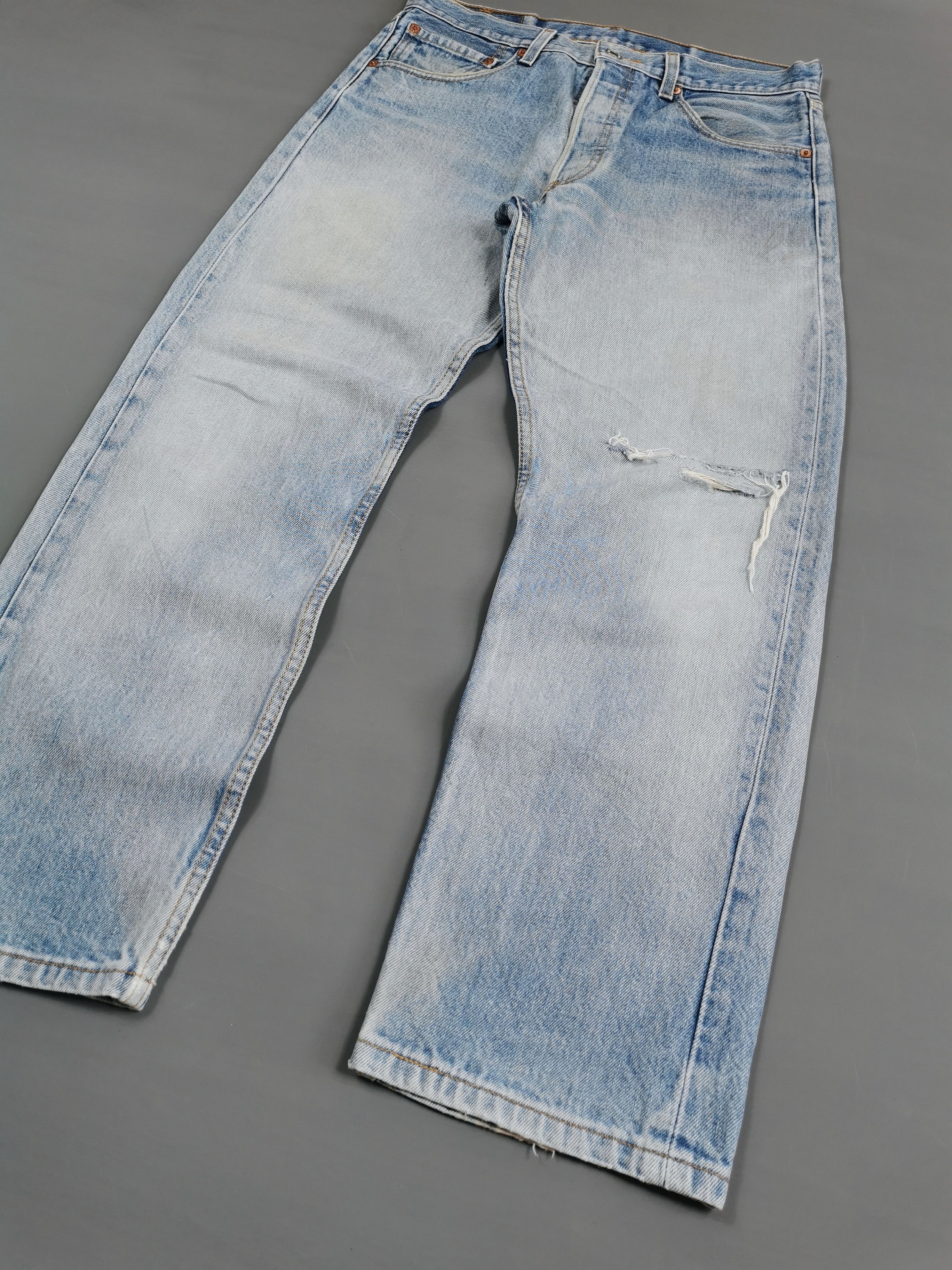 Levi's Vintage Levis 501xx Distressed Jeans Size US 32 / EU 48 - 4 Thumbnail